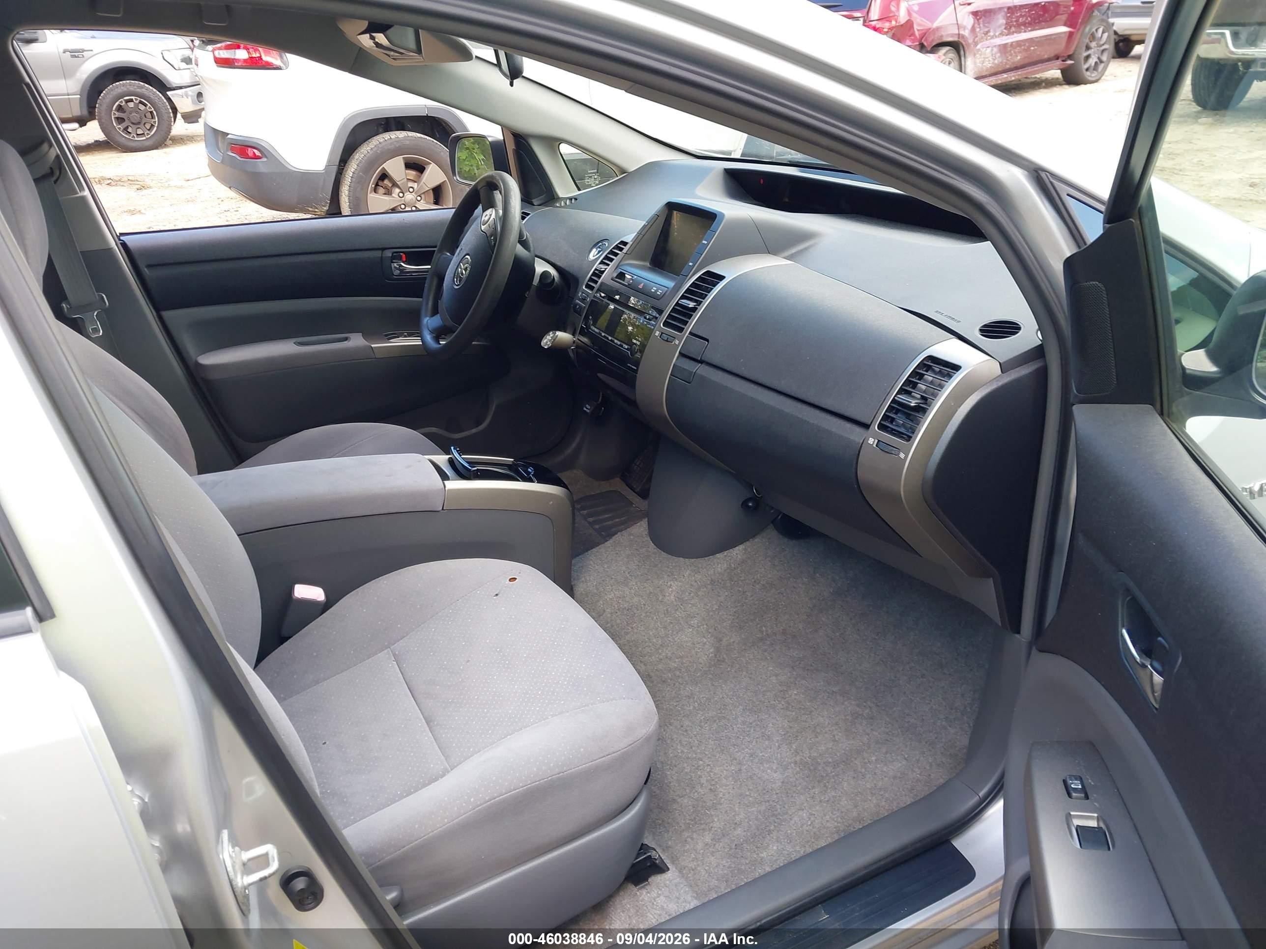 2007 Toyota Prius   Silver vin: JTDKB20U677651314