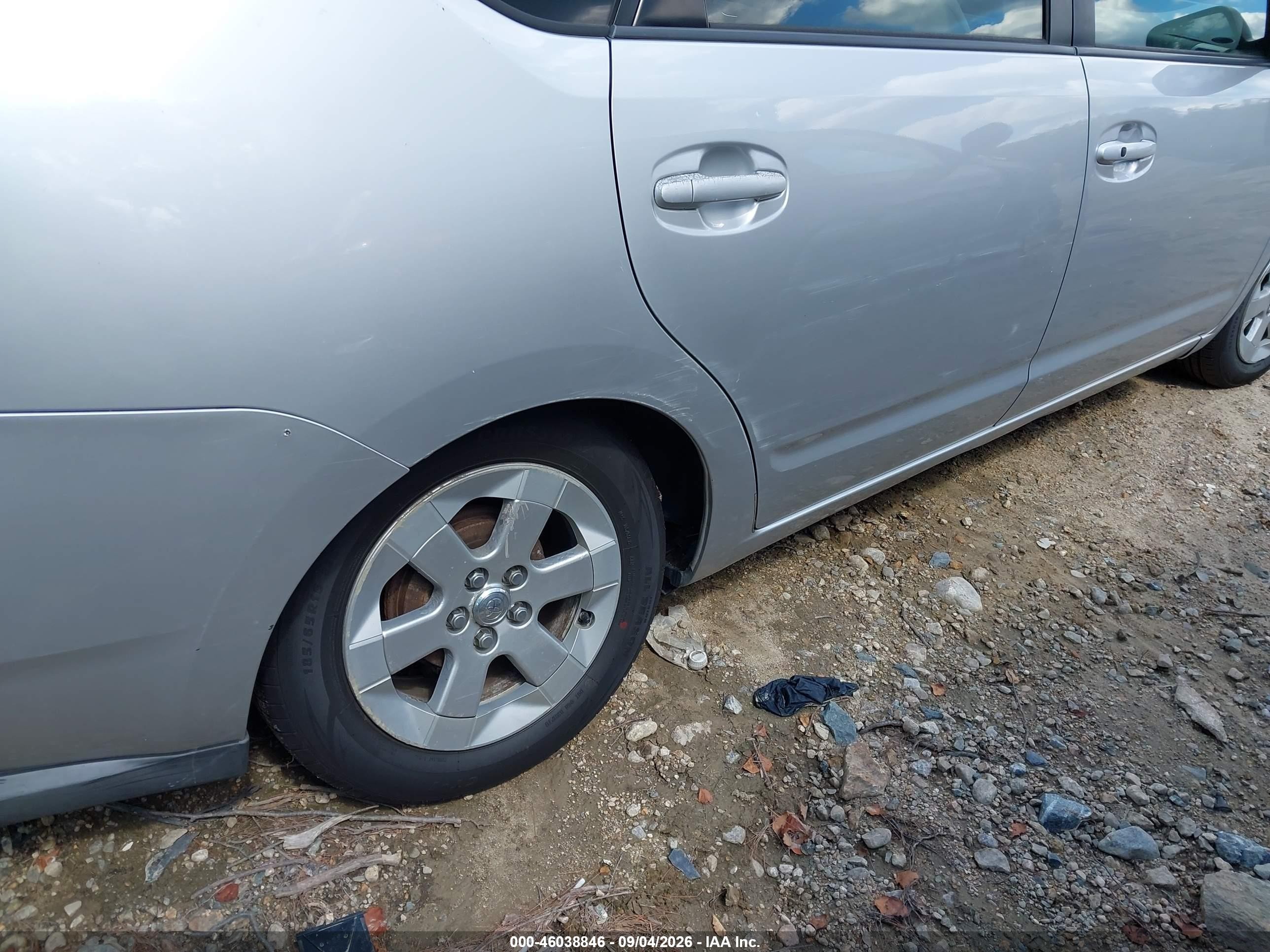 2007 Toyota Prius   Silver vin: JTDKB20U677651314