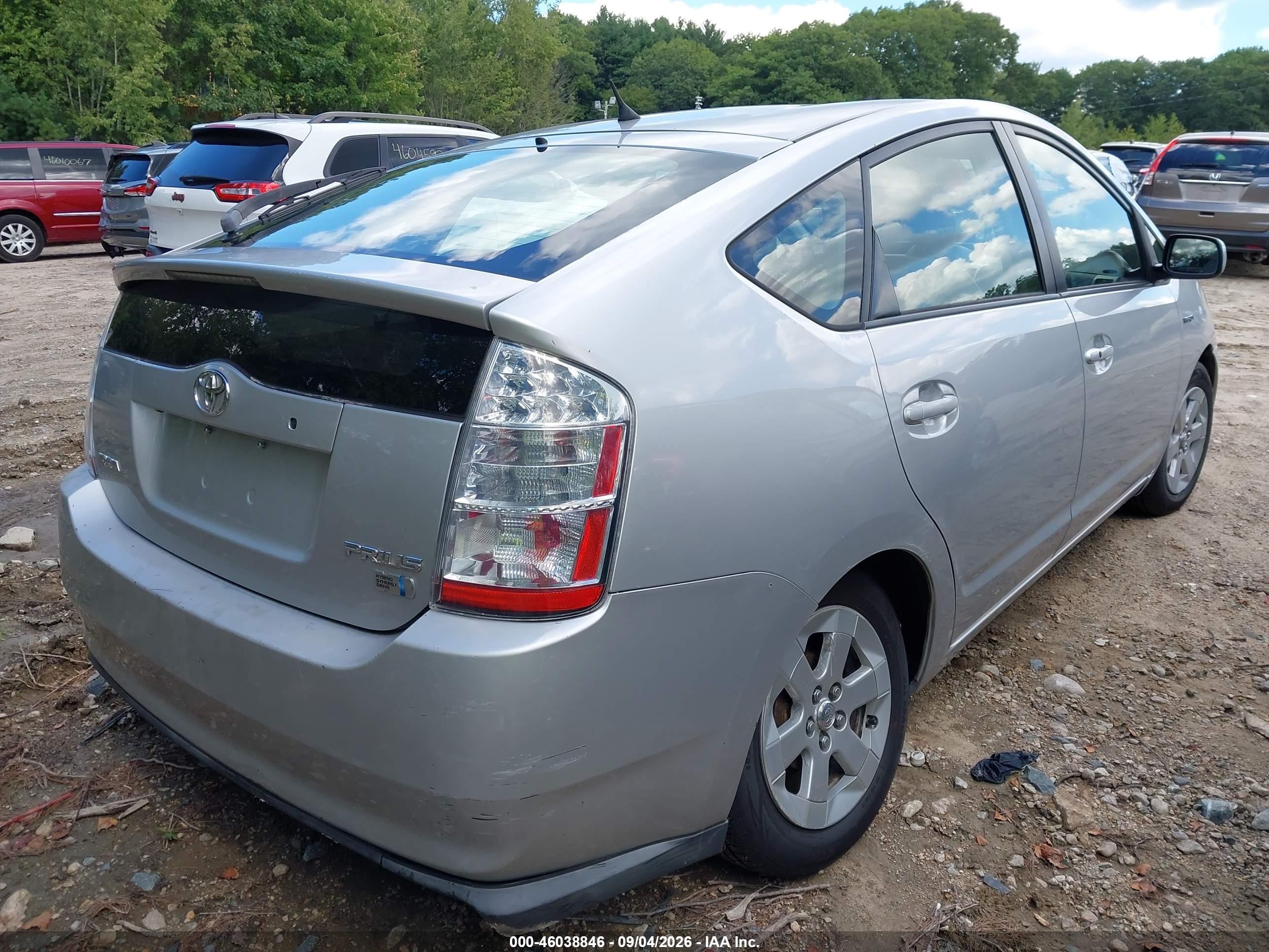 2007 Toyota Prius   Silver vin: JTDKB20U677651314
