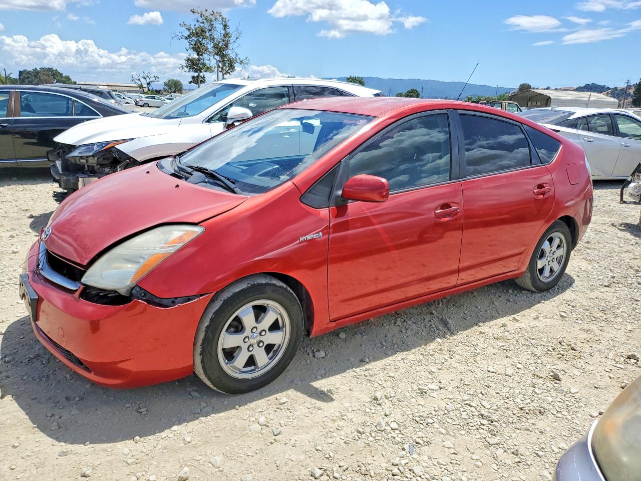 2007 Toyota Prius Base Red vin: JTDKB20U677668520