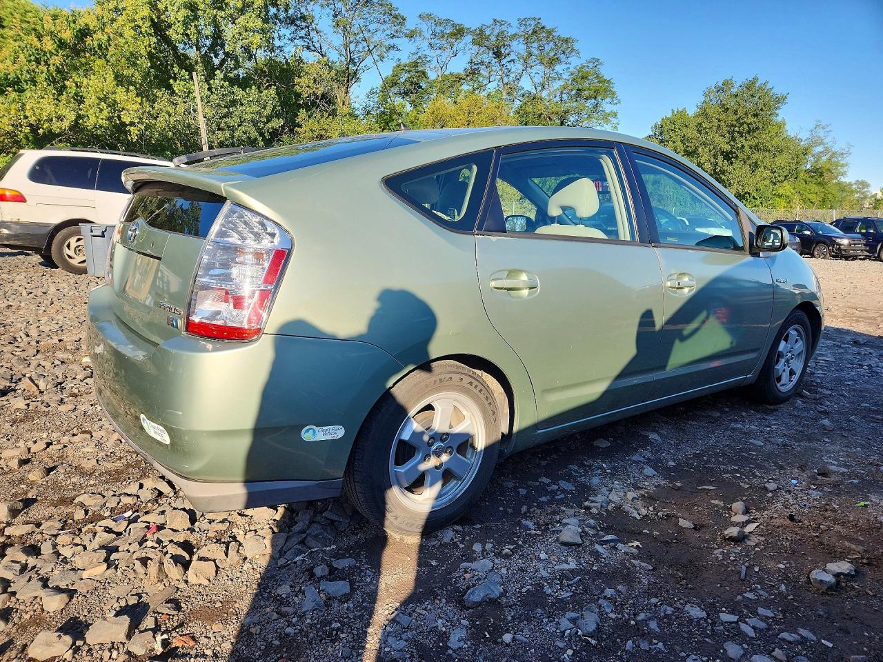 2007 Toyota Prius Base Green vin: JTDKB20U677674124