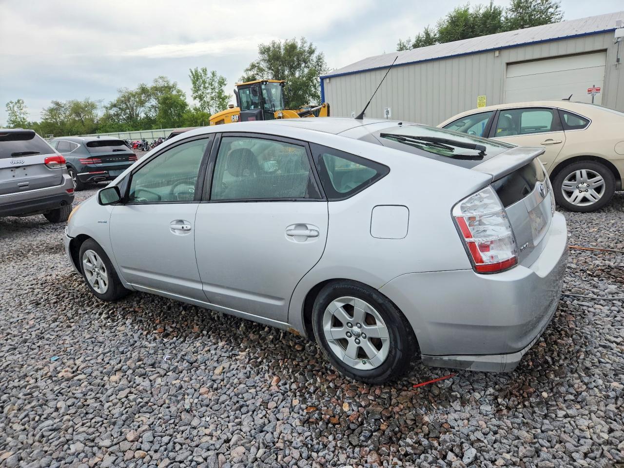 2007 Toyota Prius Base Silver vin: JTDKB20U677675905