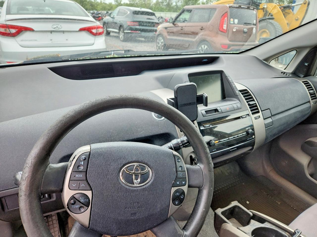 2007 Toyota Prius Base Silver vin: JTDKB20U677675905
