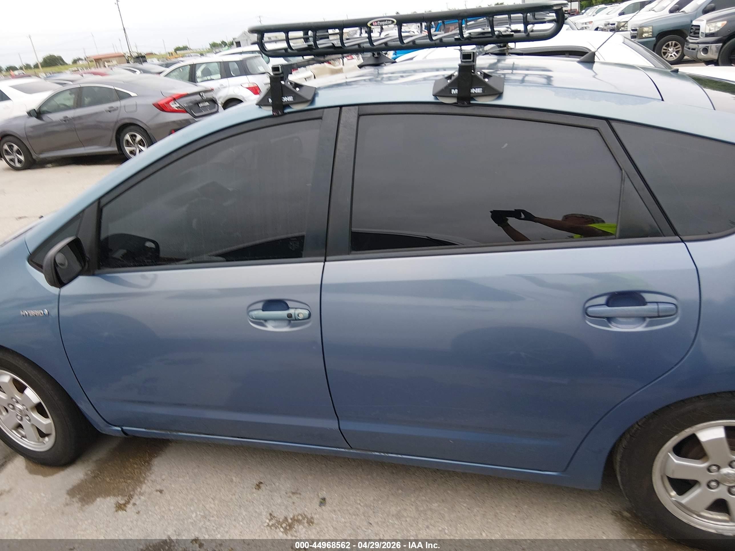 2007 Toyota Prius   Blue vin: JTDKB20U677687083