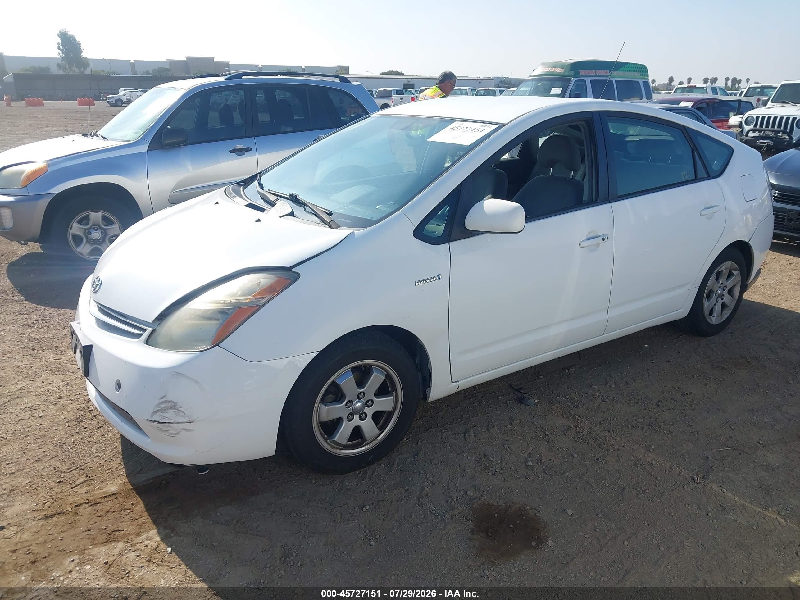 2007 Toyota Prius   White vin: JTDKB20U677687617