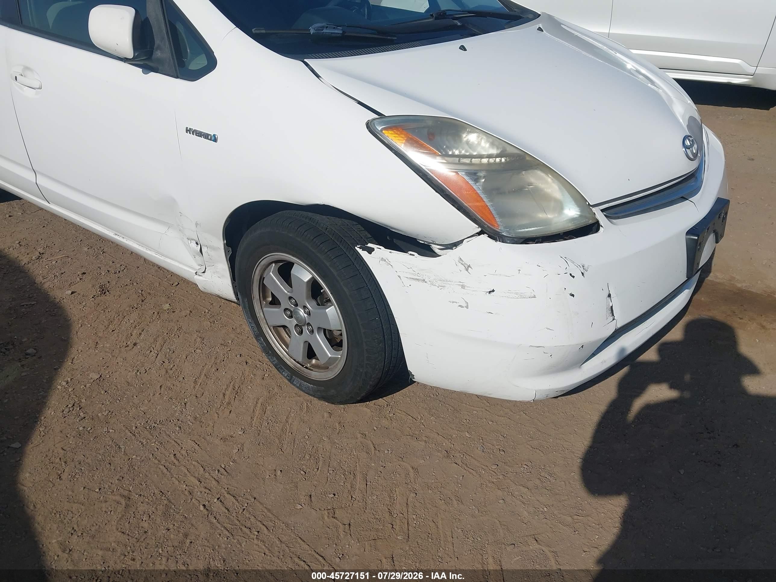 2007 Toyota Prius   White vin: JTDKB20U677687617