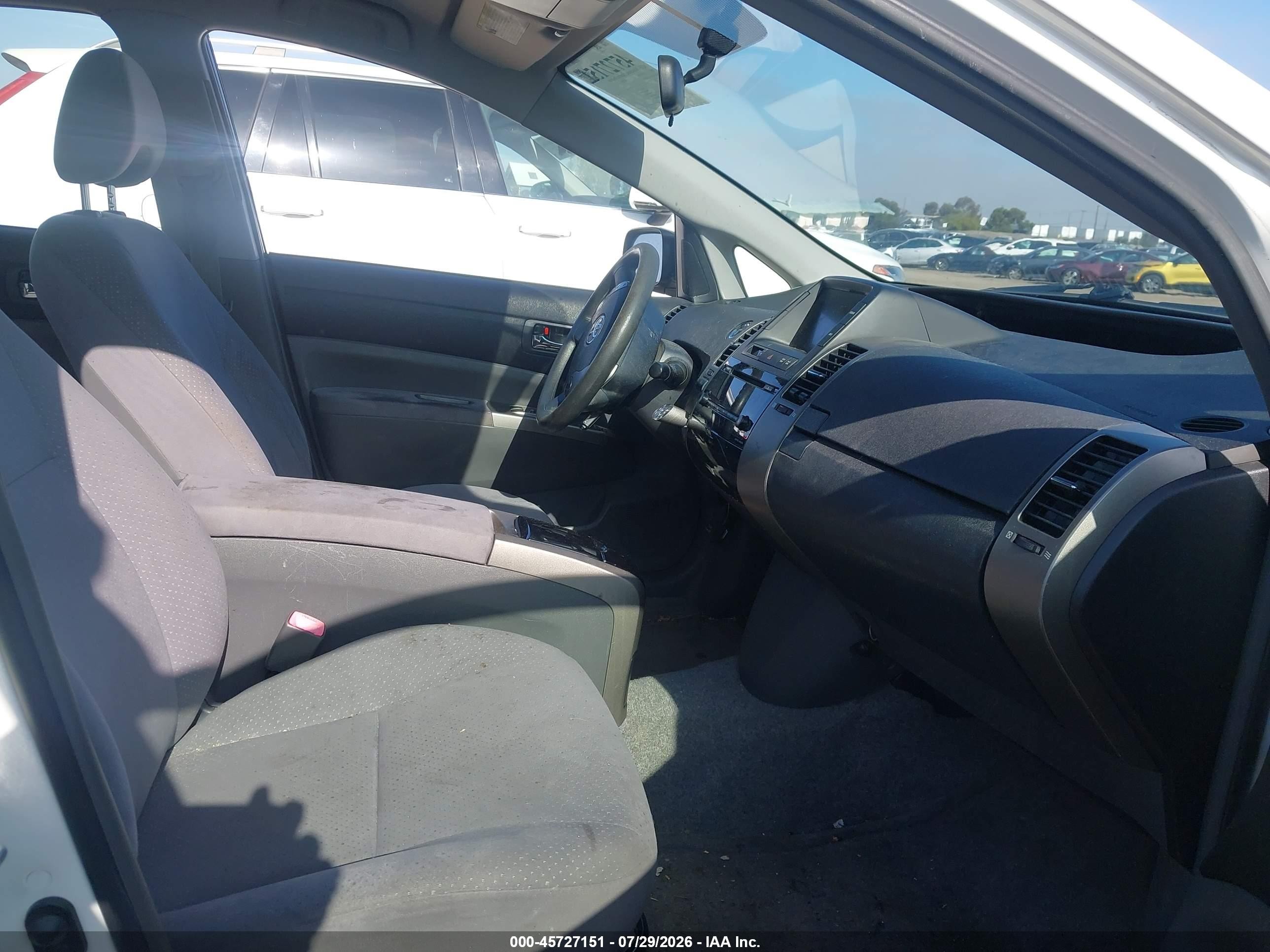 2007 Toyota Prius   White vin: JTDKB20U677687617