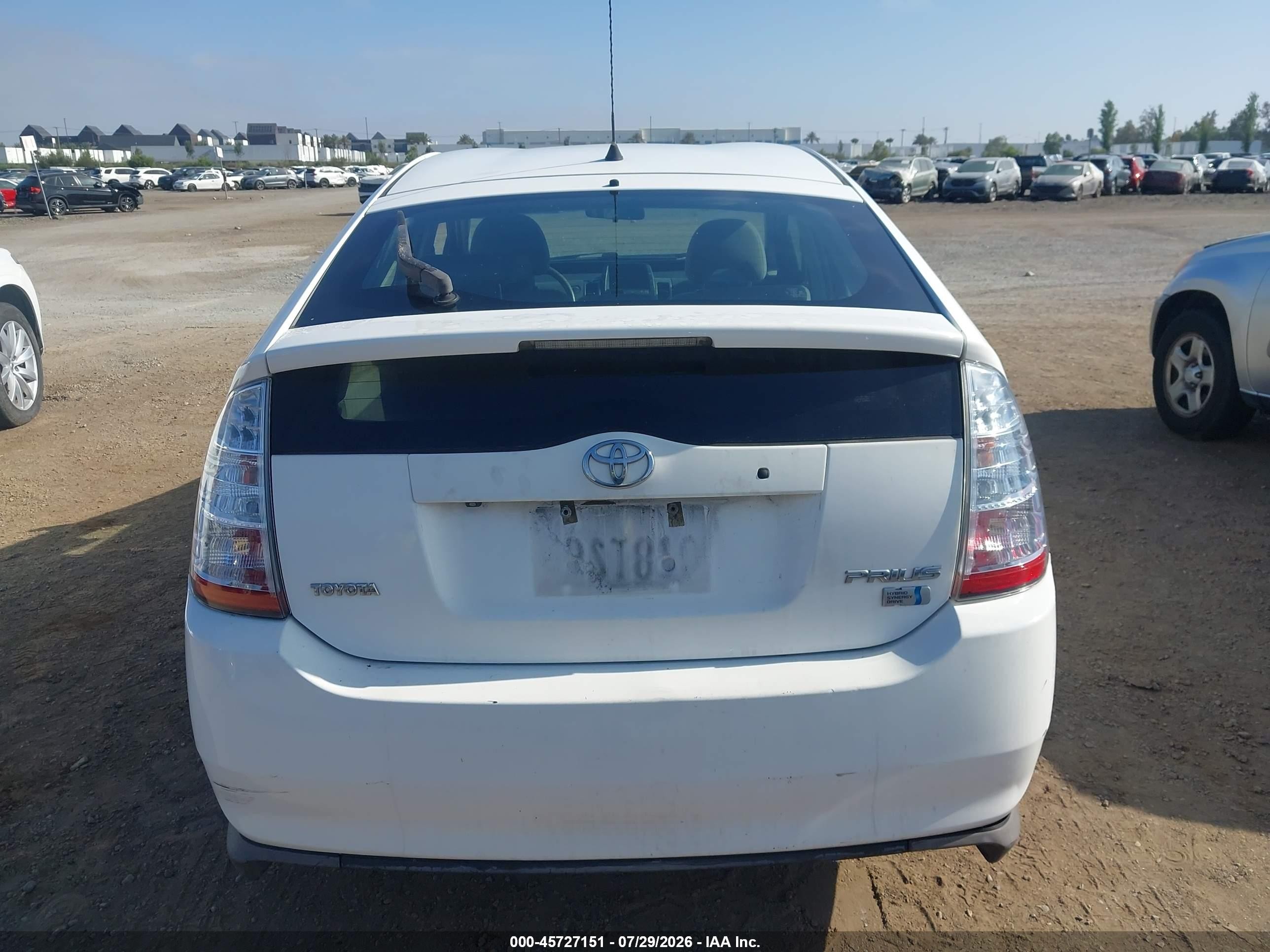 2007 Toyota Prius   White vin: JTDKB20U677687617