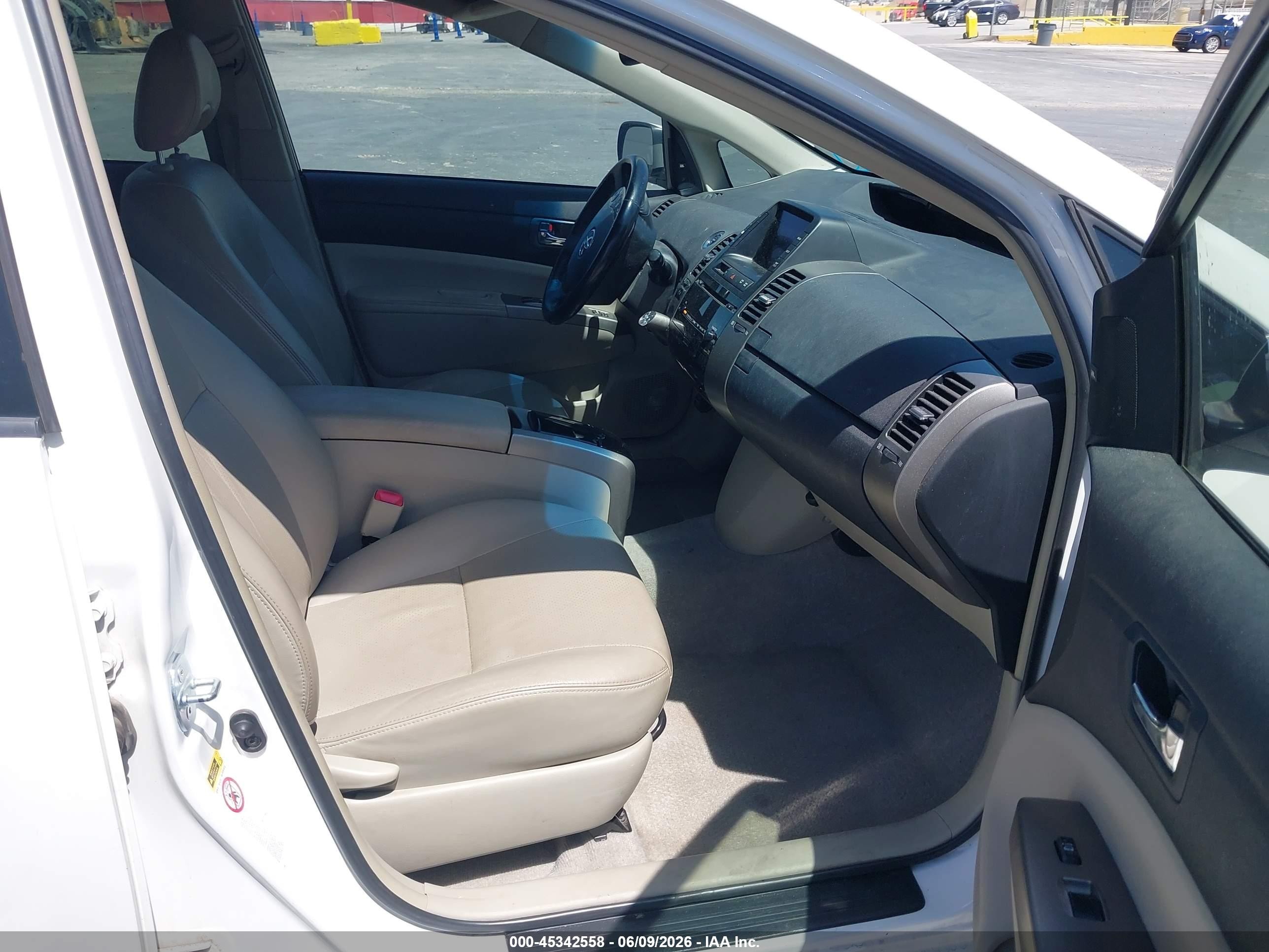 2008 Toyota Prius   Белый vin: JTDKB20U683423449