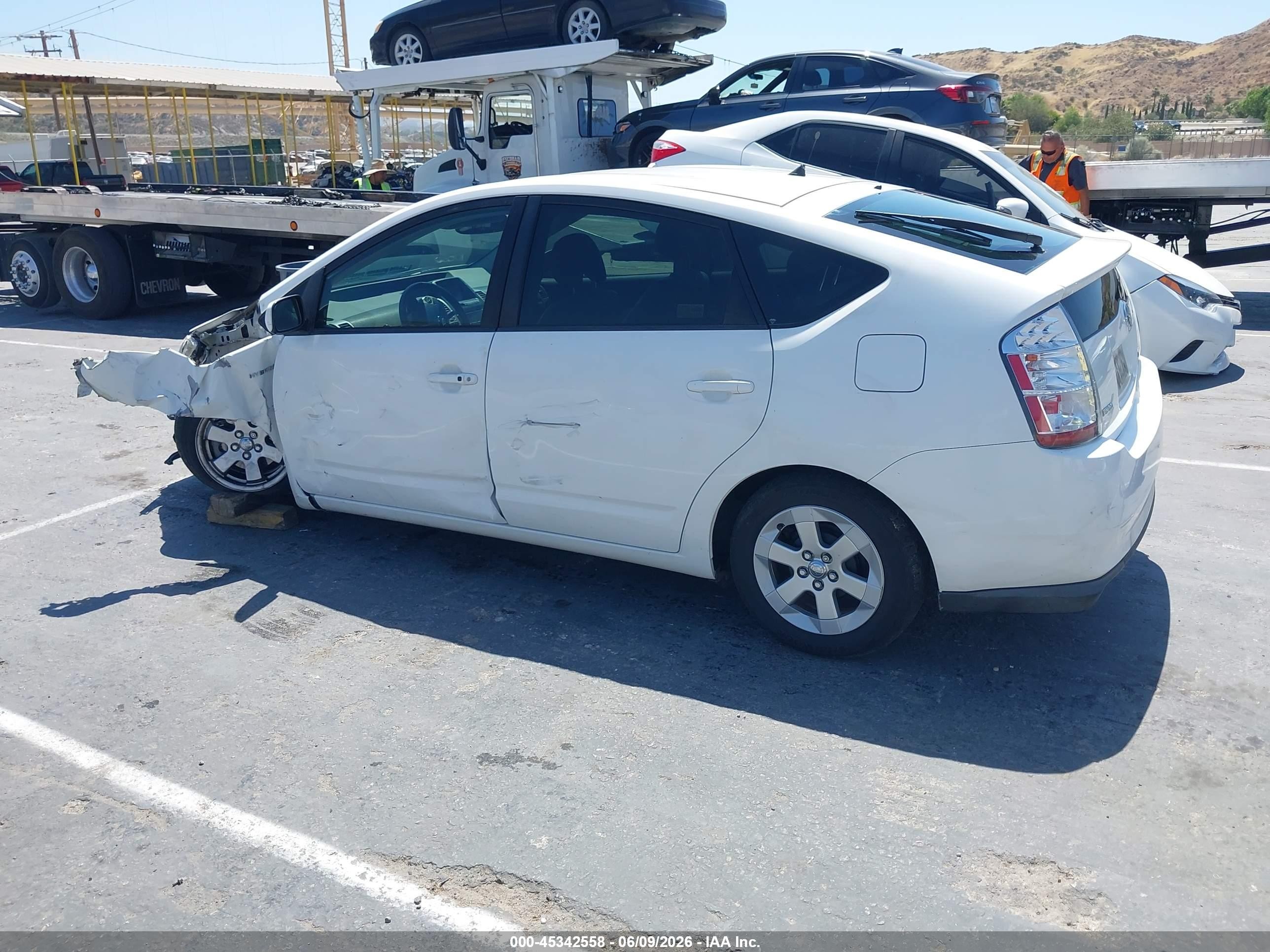 2008 Toyota Prius   Белый vin: JTDKB20U683423449
