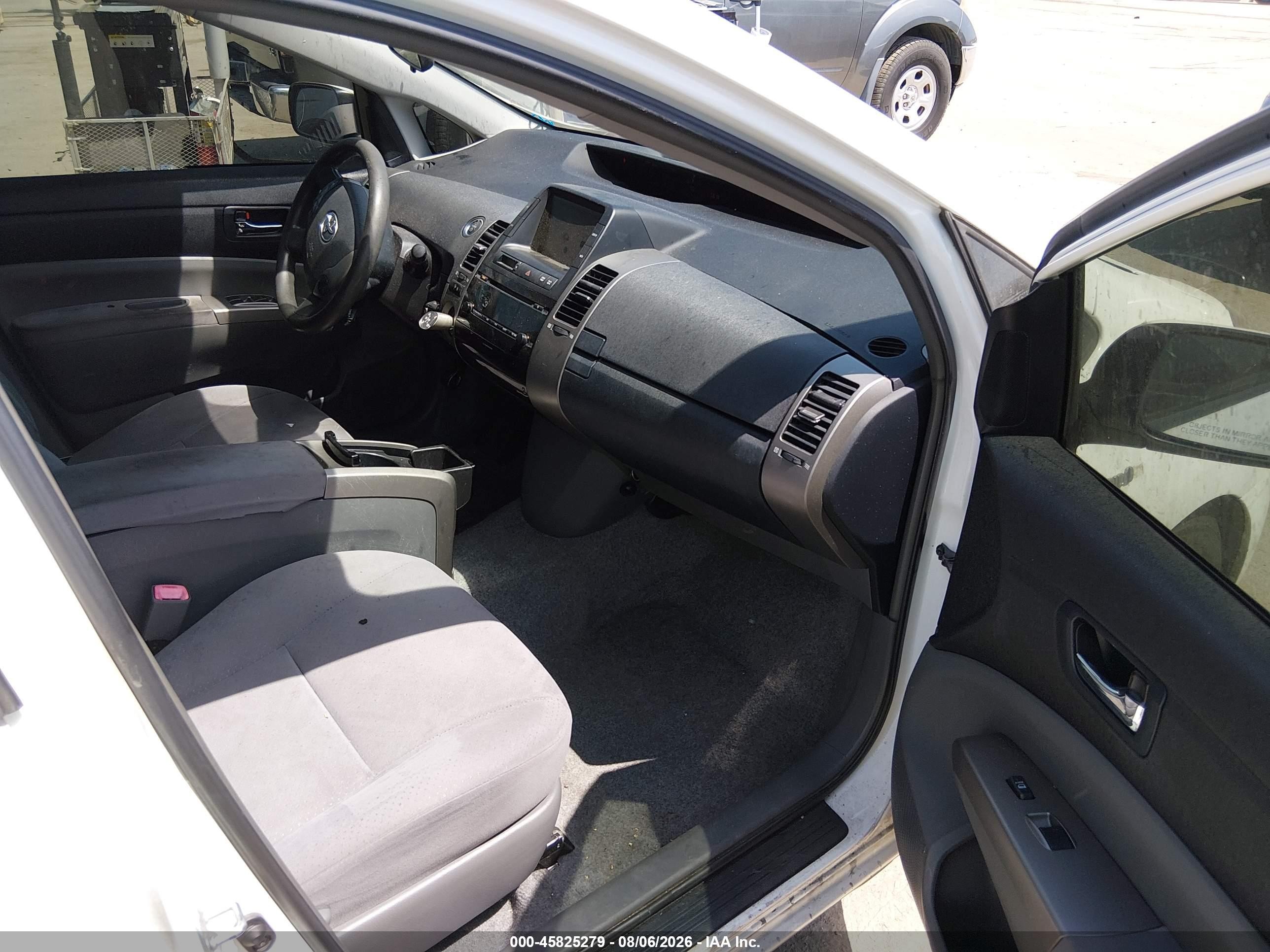 2008 Toyota Prius   White vin: JTDKB20U683423600
