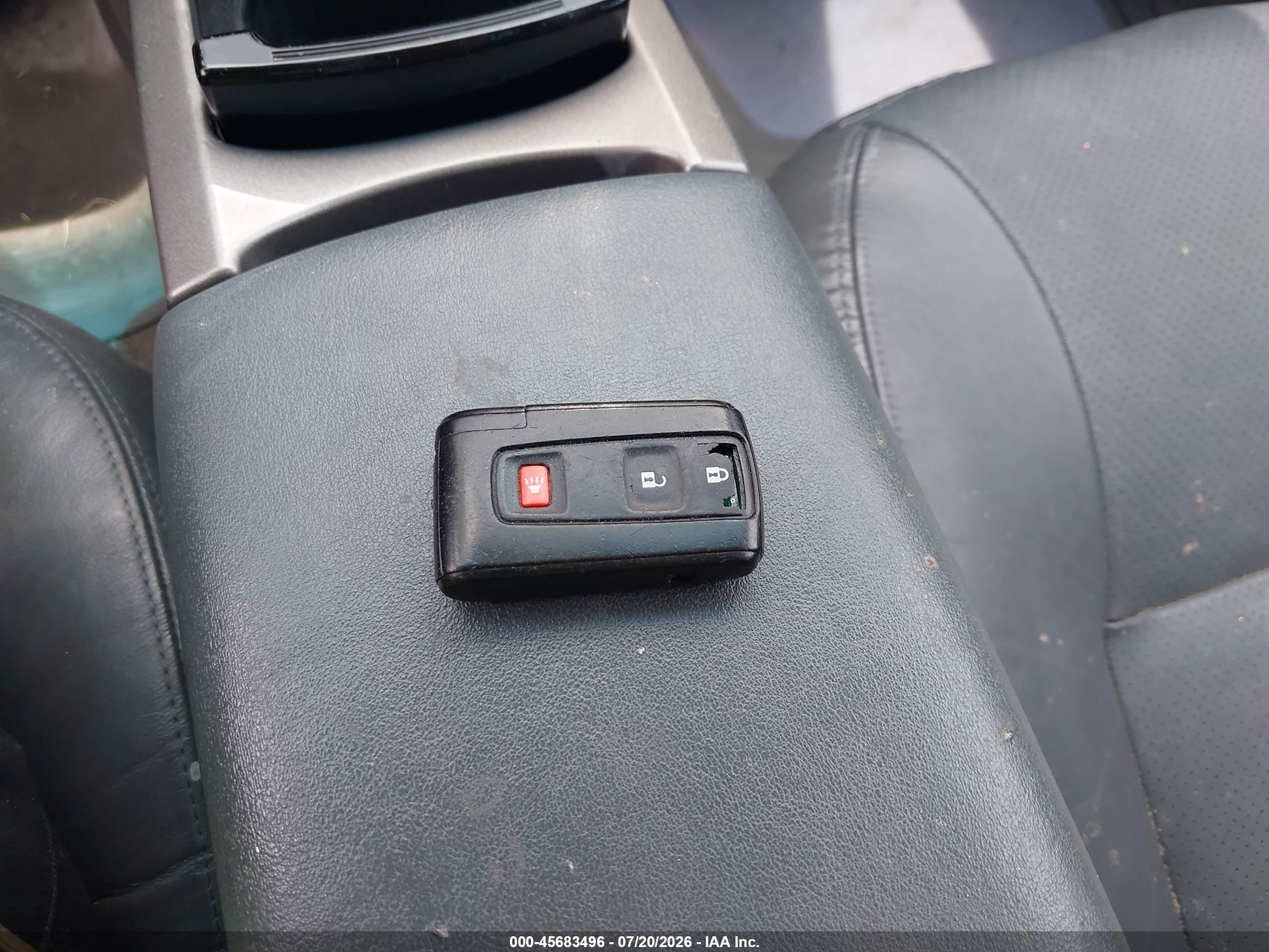 2008 Toyota Prius   Синий vin: JTDKB20U687747462