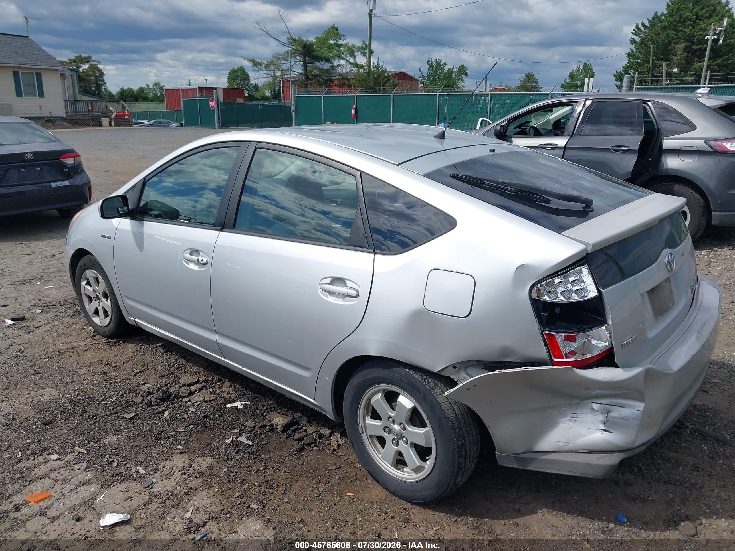 2008 Toyota Prius Silver vin: JTDKB20U687777741