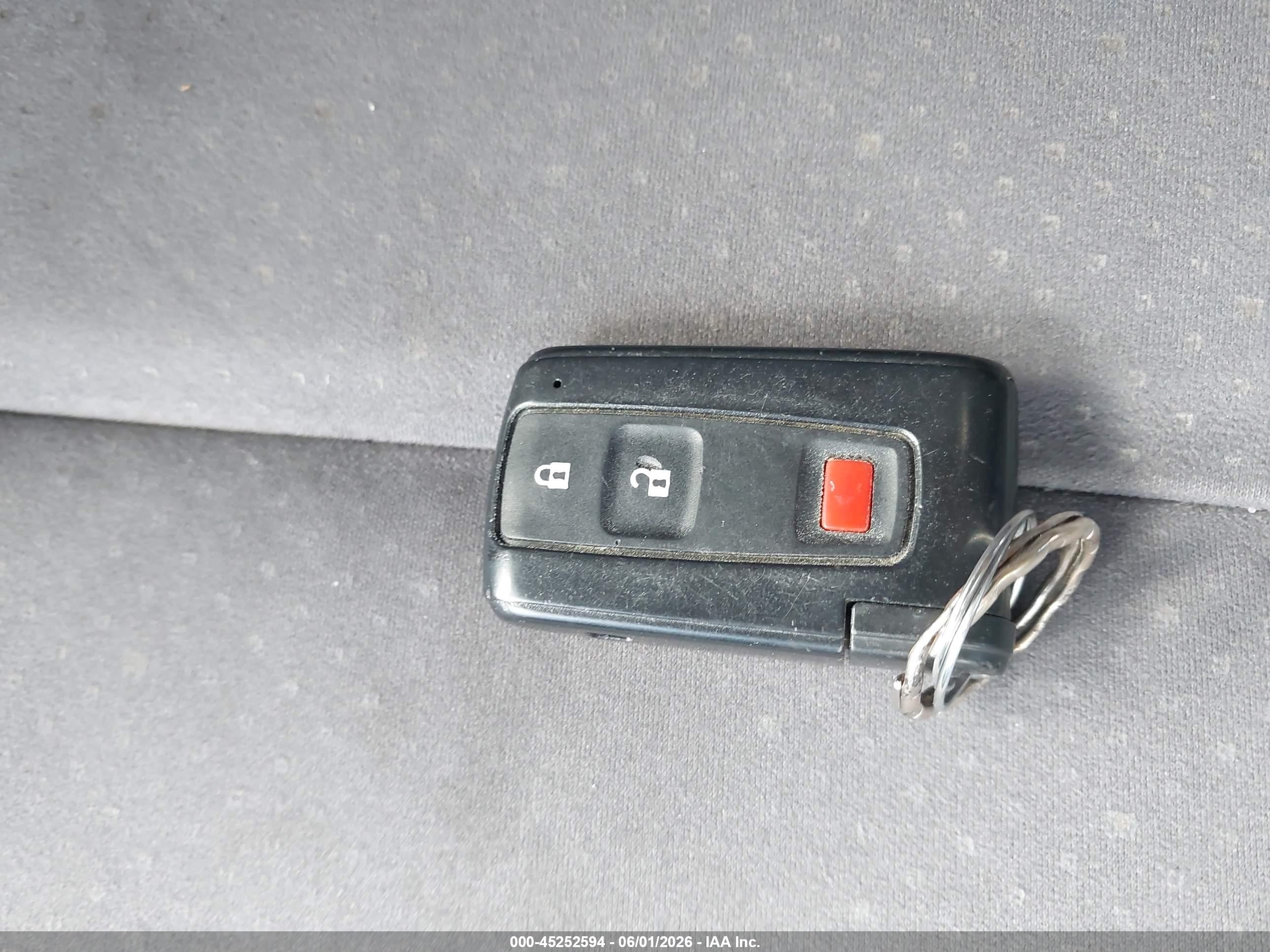 2008 Toyota Prius   Blue vin: JTDKB20U687804419