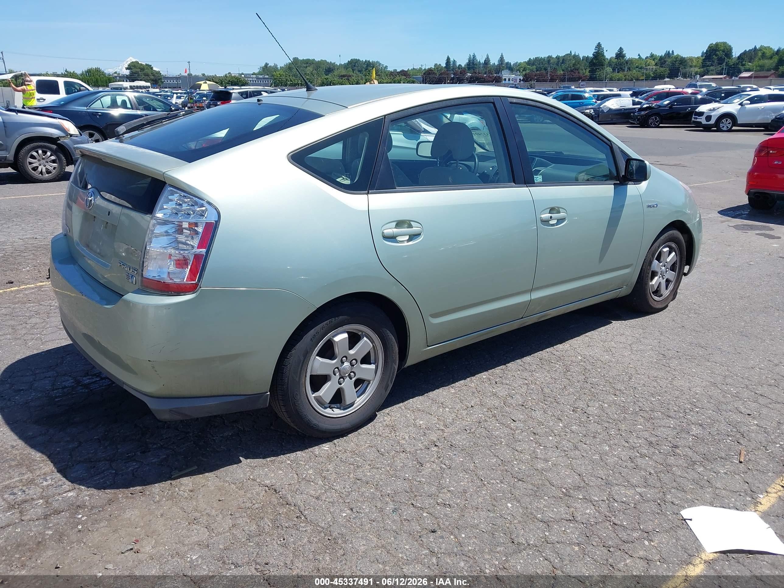 2008 Toyota Prius   Green vin: JTDKB20U687808115