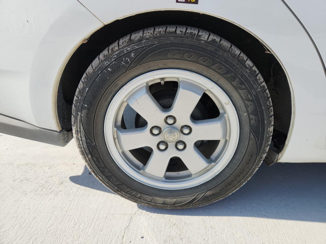 2009 Toyota Prius Base Белый vin: JTDKB20U693518336 Damage: Right Rear Wheel Cover, Missing, Replacement Required