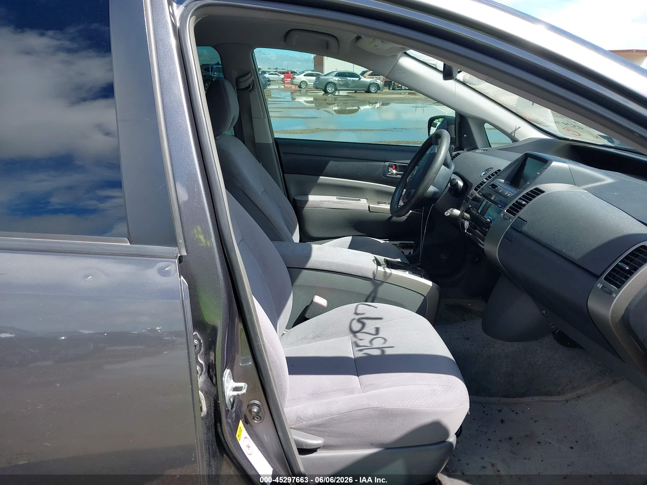 2009 Toyota Prius   Серебряный vin: JTDKB20U693525898