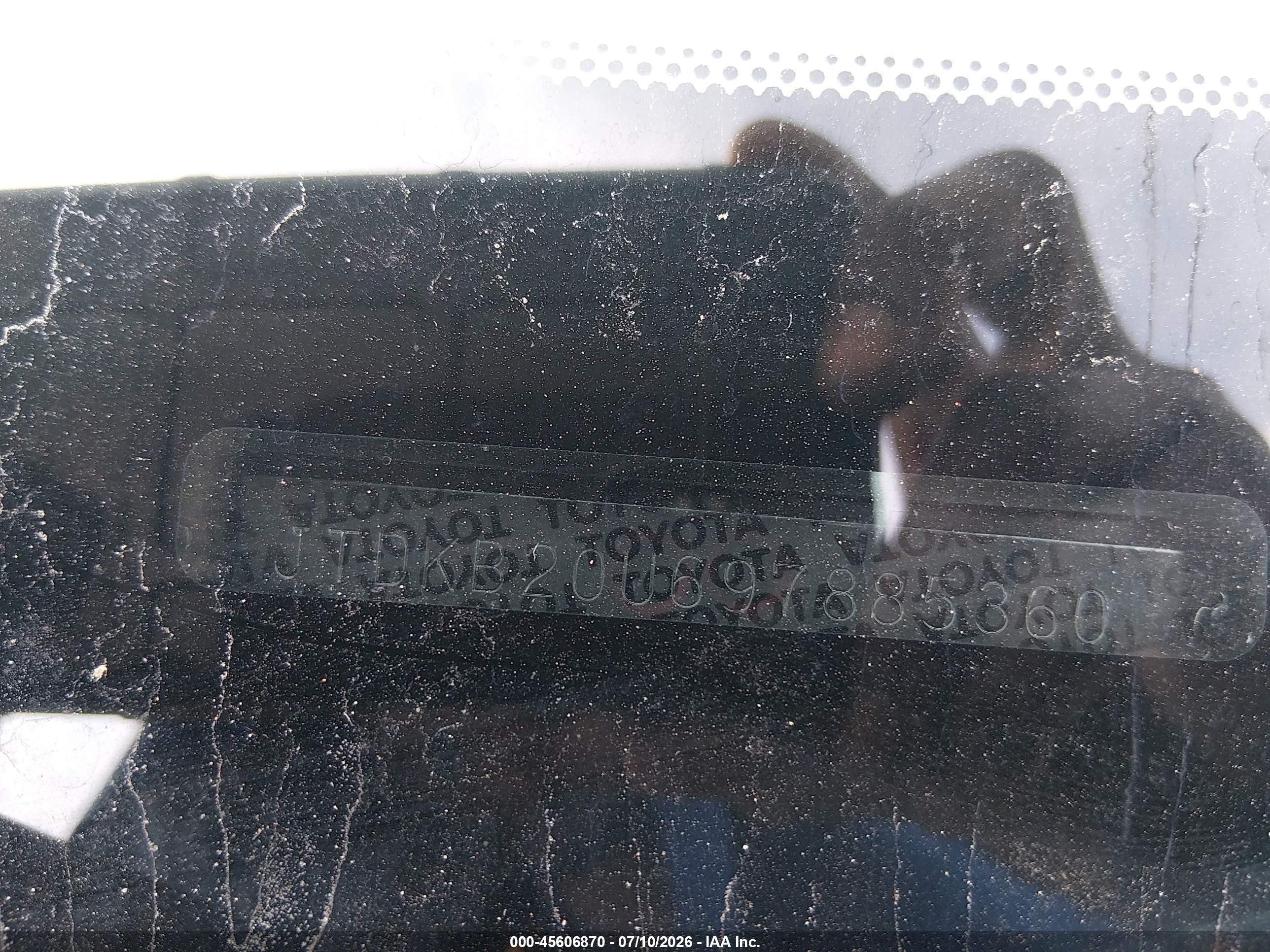 2009 Toyota Prius   Серебряный vin: JTDKB20U697885360