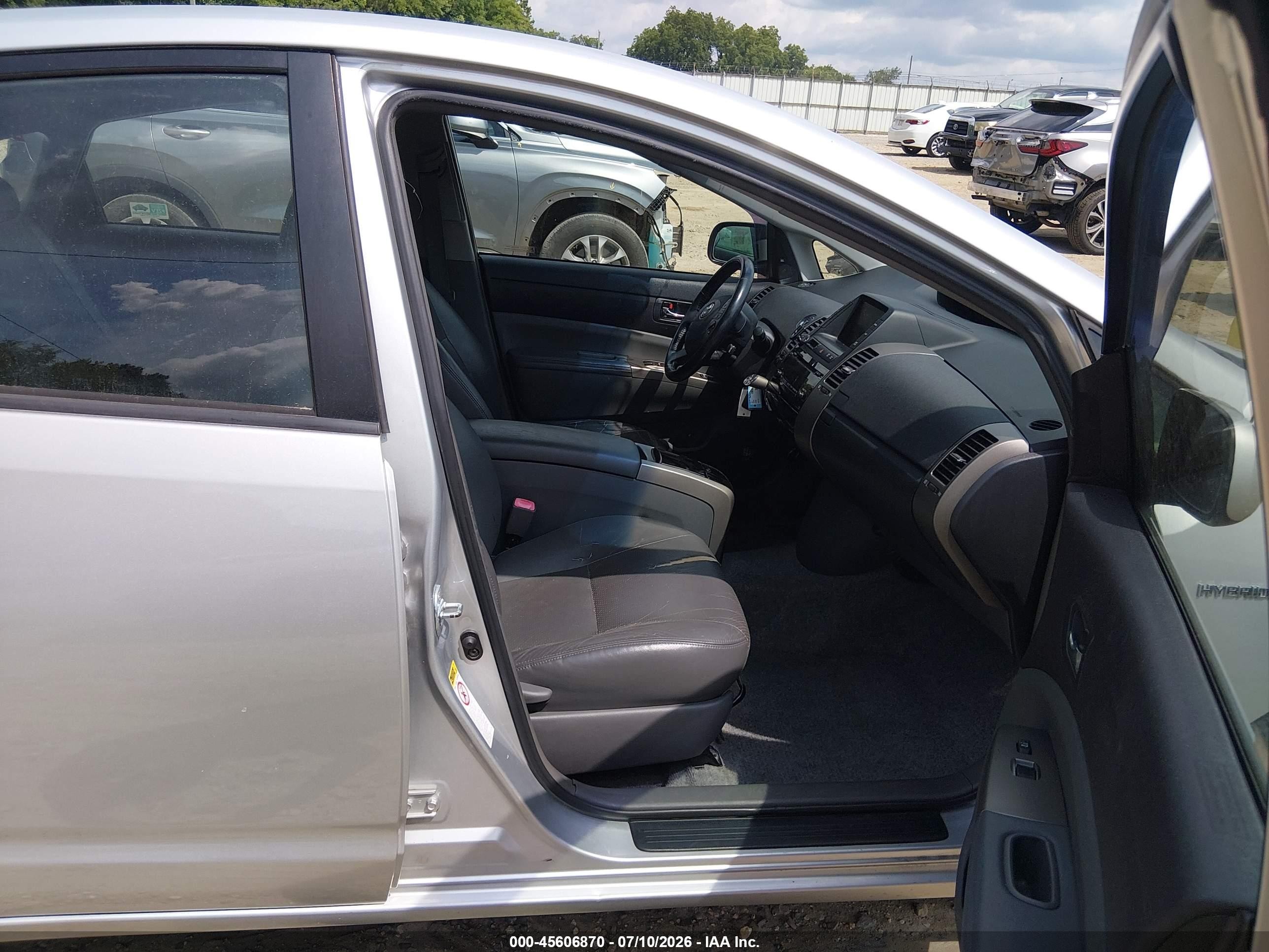 2009 Toyota Prius   Серебряный vin: JTDKB20U697885360