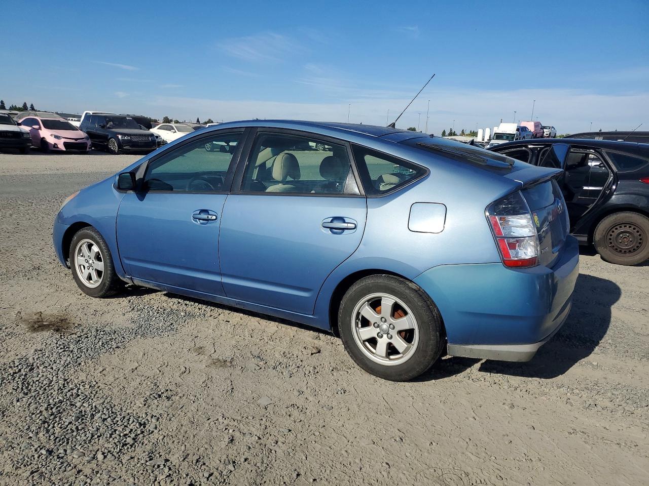 2004 Toyota Prius Base Blue vin: JTDKB20U740027428