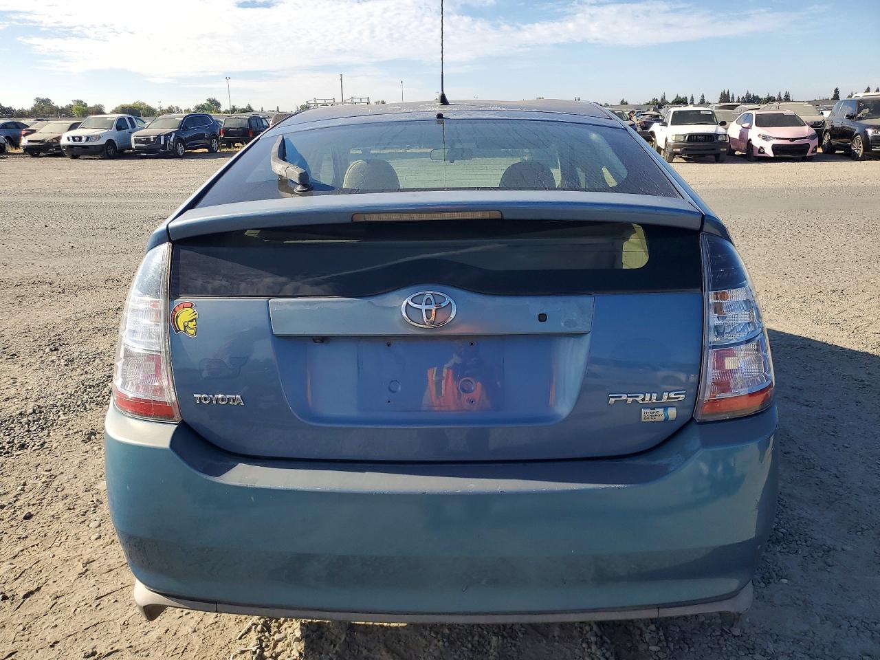 2004 Toyota Prius Base Blue vin: JTDKB20U740027428