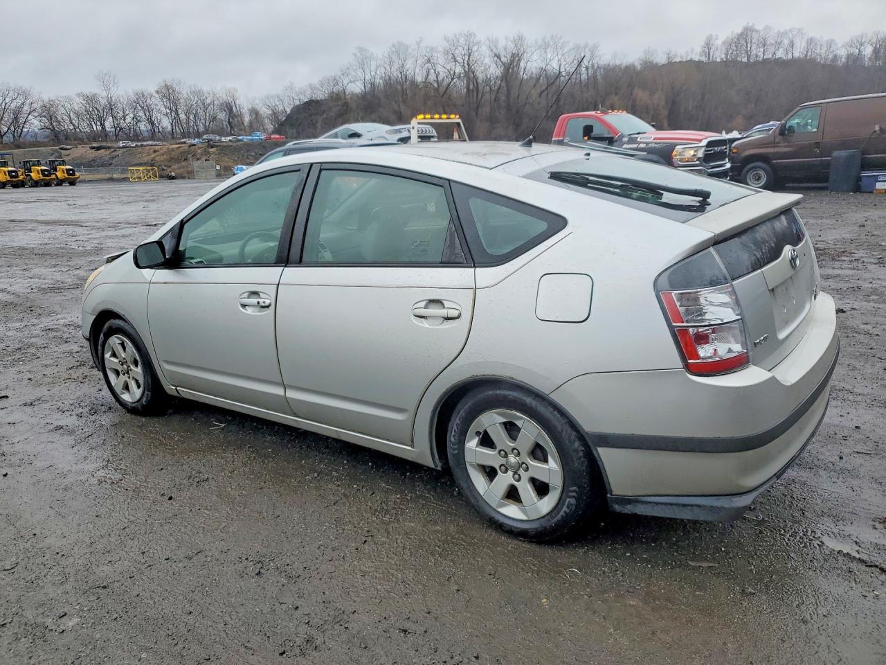 2004 Toyota Prius Base Серебряный vin: JTDKB20U740034685