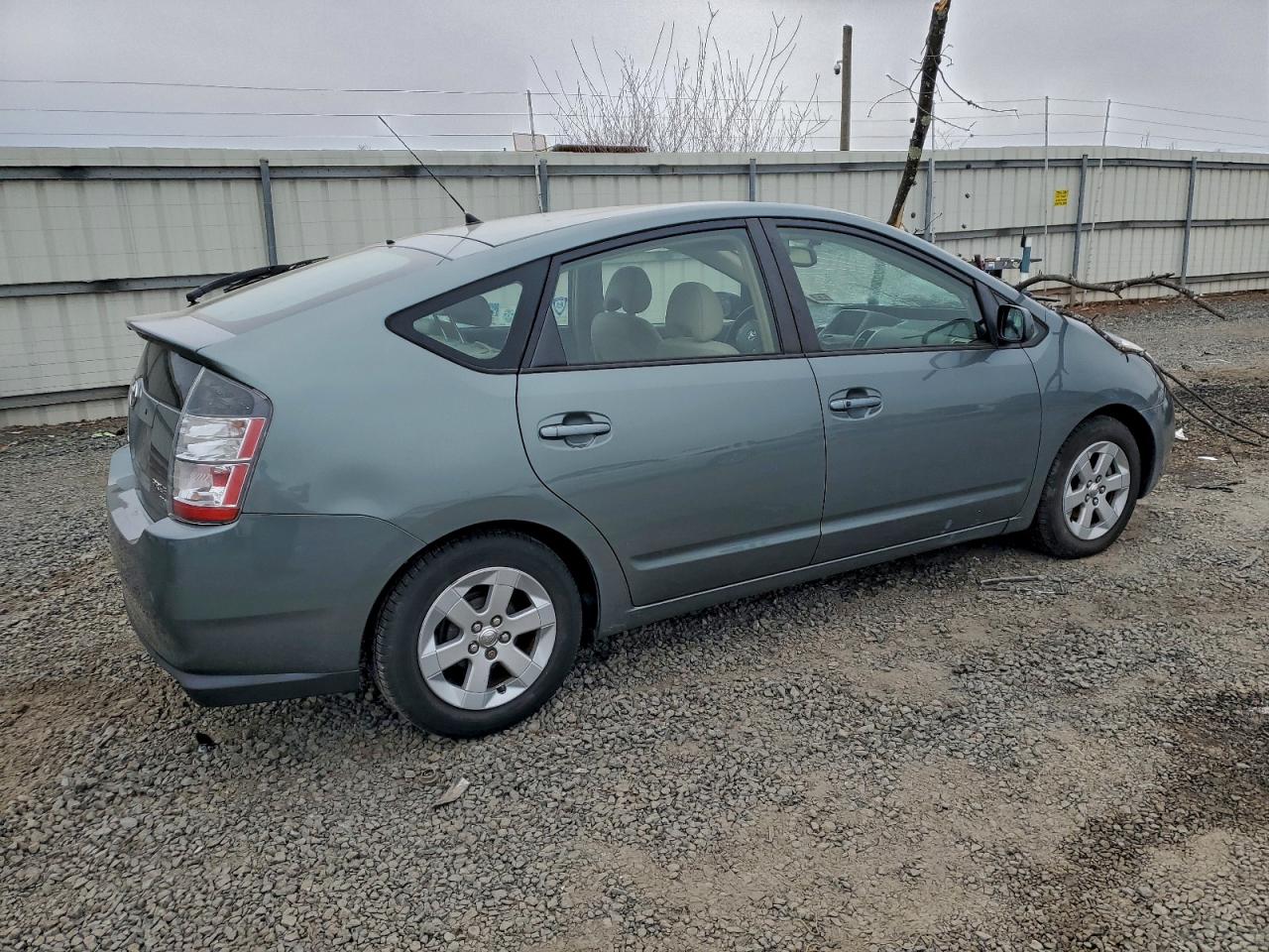 2004 Toyota Prius Green vin: JTDKB20U740042270