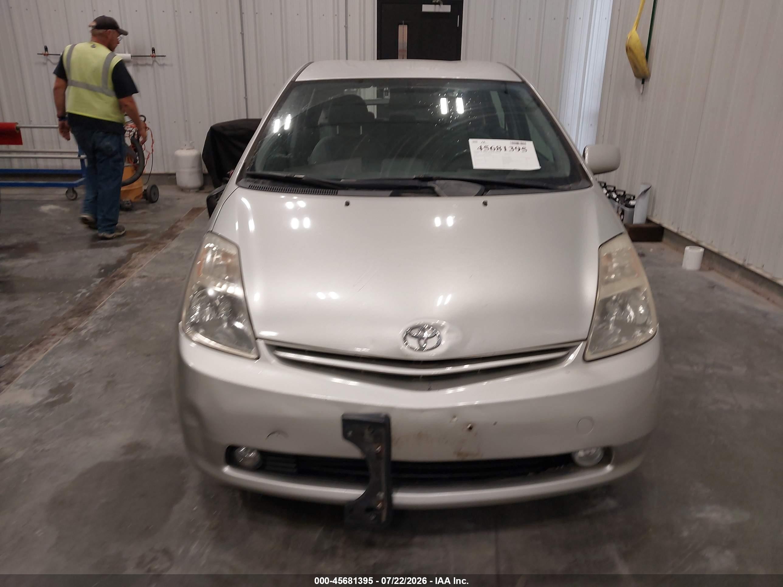 2005 Toyota Prius Silver vin: JTDKB20U750120161