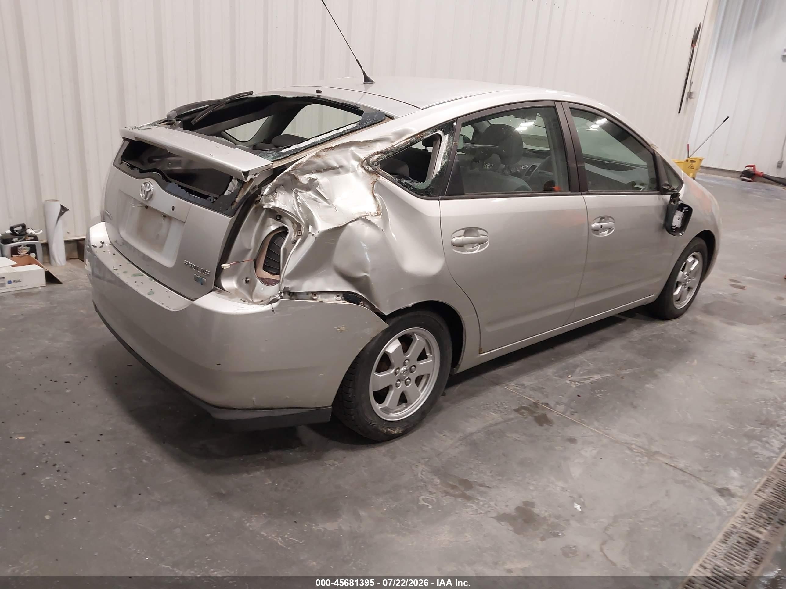 2005 Toyota Prius Silver vin: JTDKB20U750120161