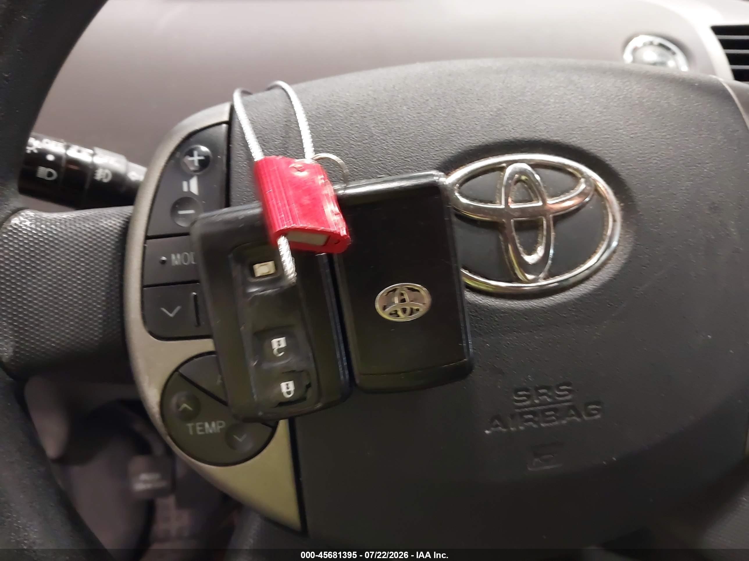 2005 Toyota Prius Silver vin: JTDKB20U750120161