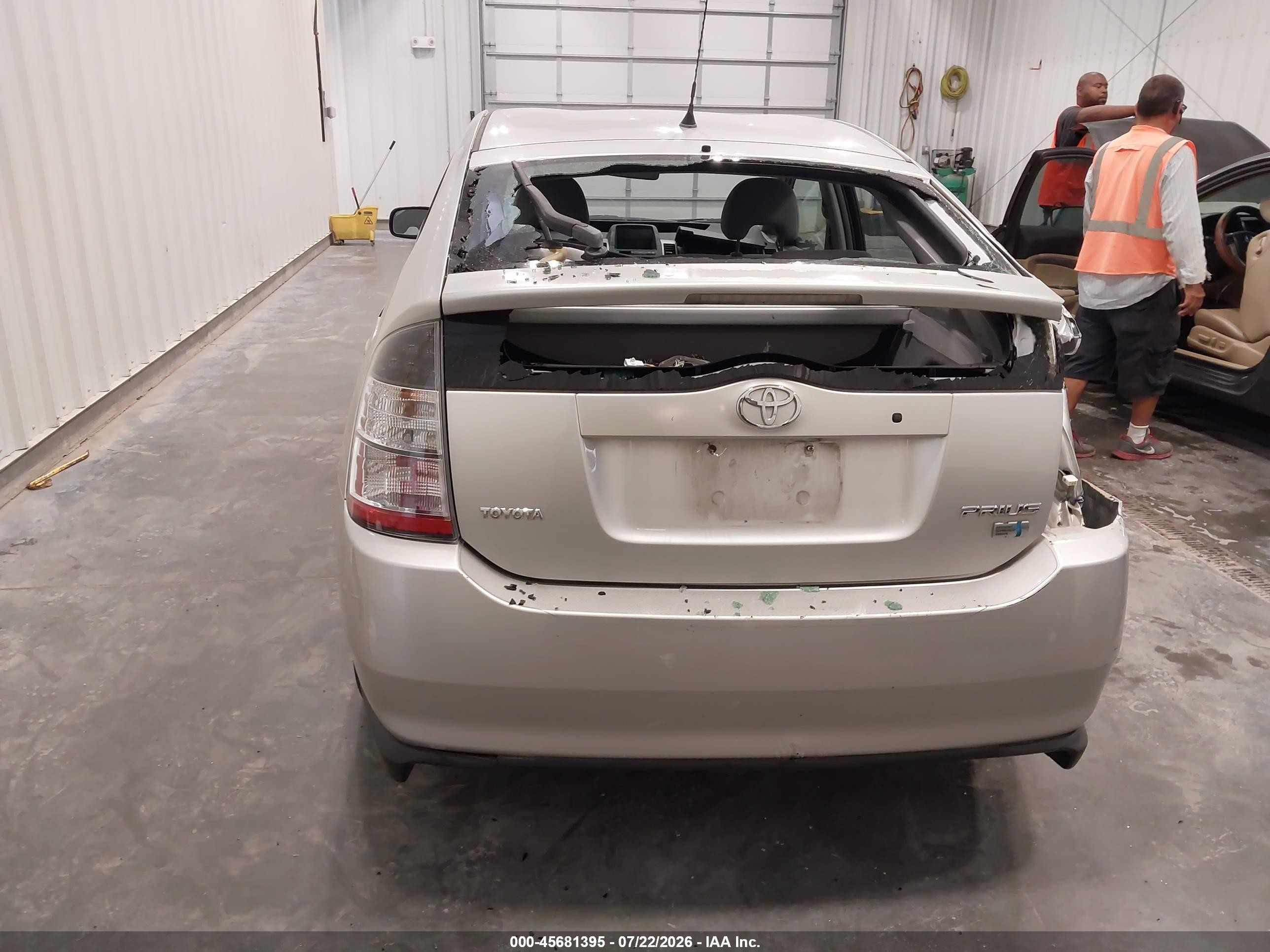 2005 Toyota Prius Silver vin: JTDKB20U750120161