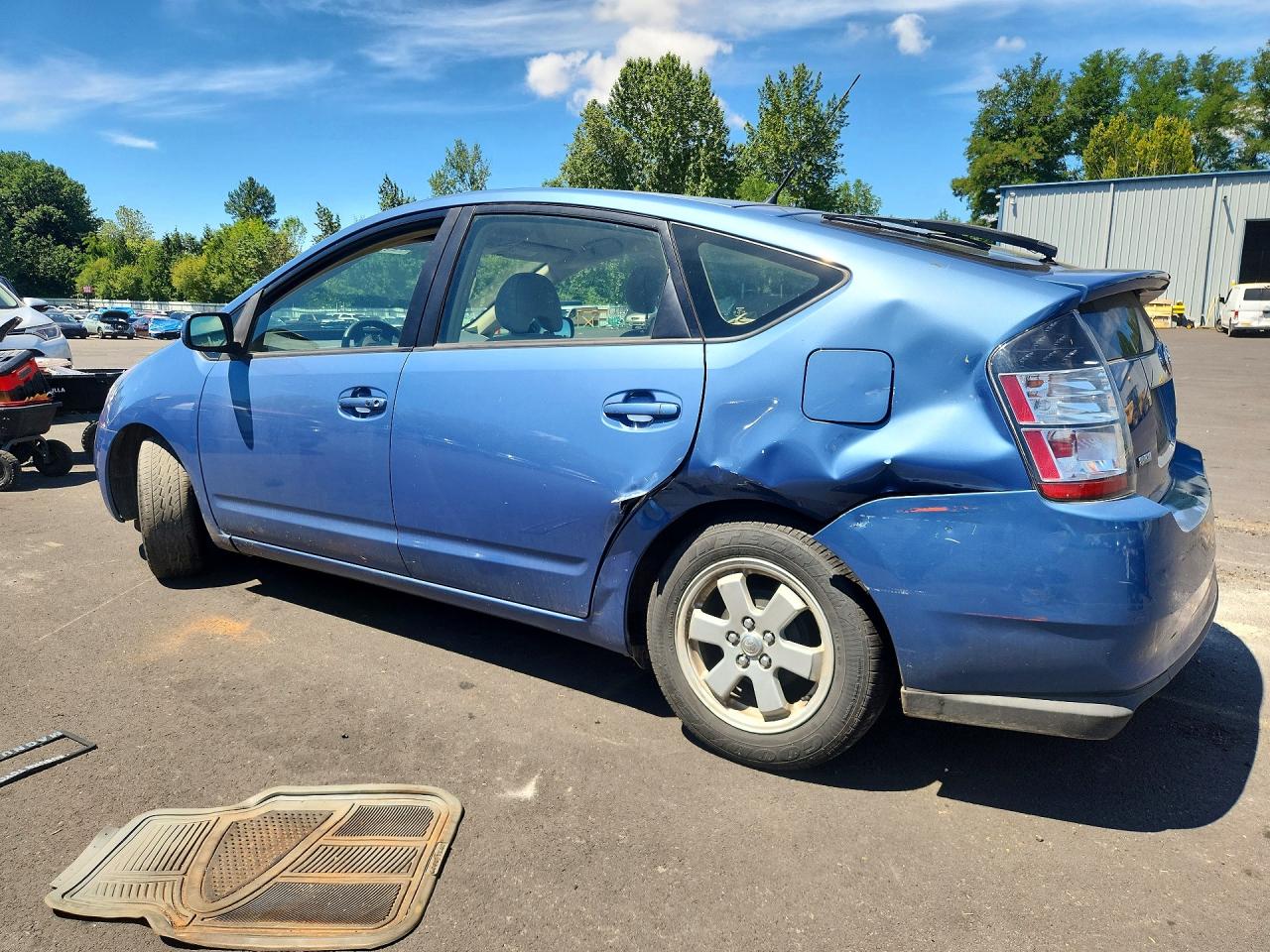 2005 Toyota Prius Base Blue vin: JTDKB20U750124209