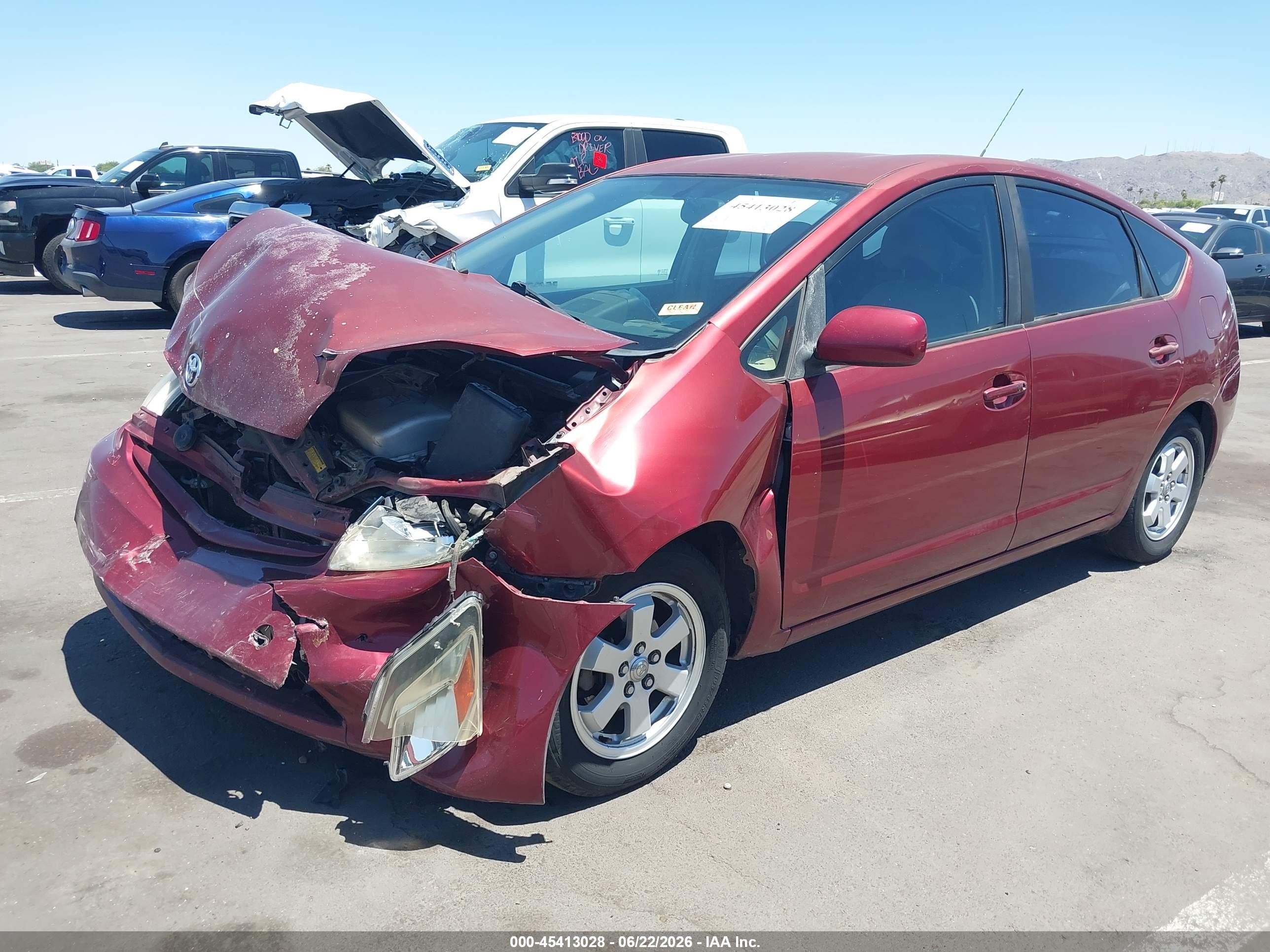 2005 Toyota Prius   Red vin: JTDKB20U753037098