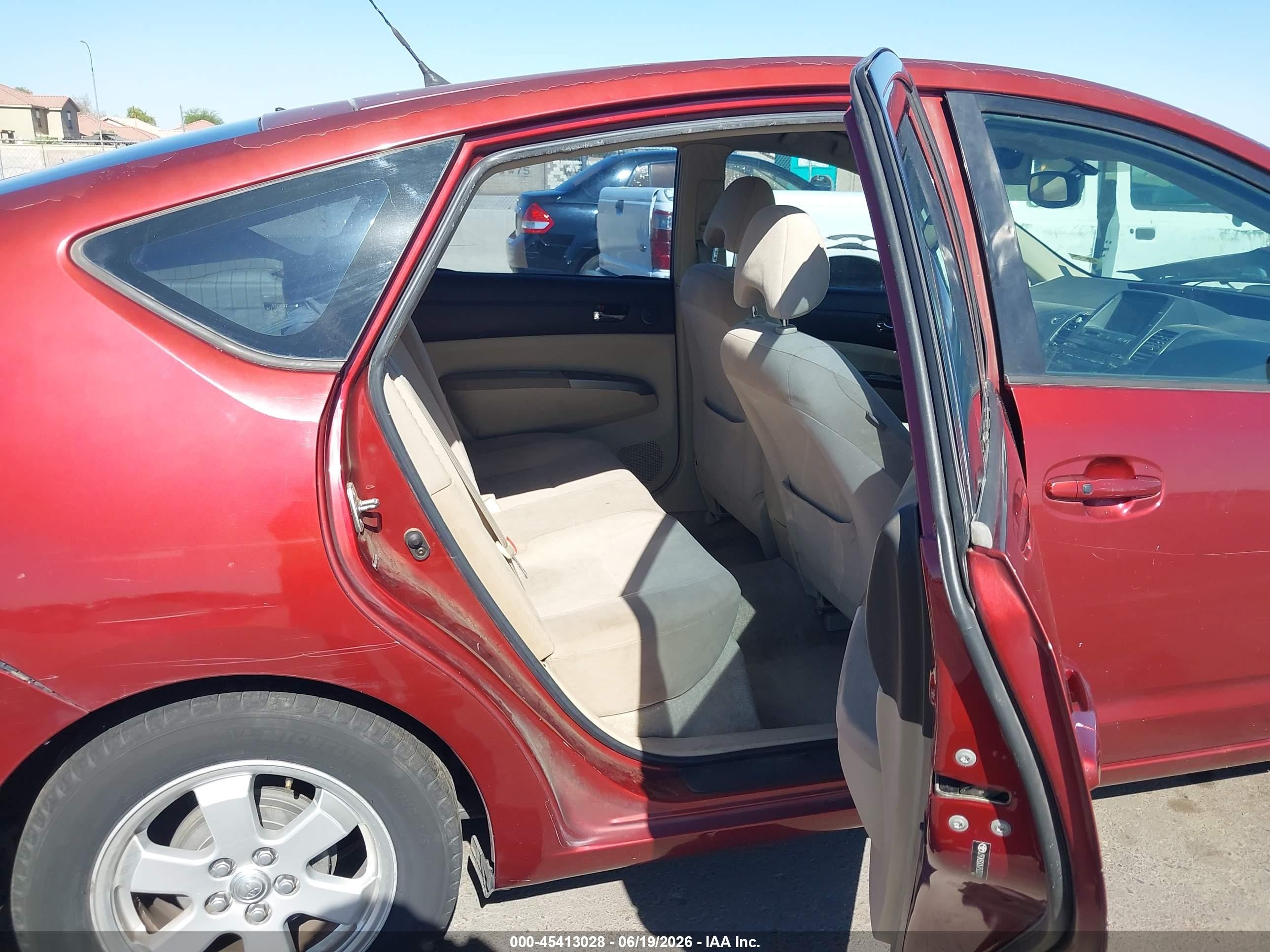 2005 Toyota Prius   Red vin: JTDKB20U753037098