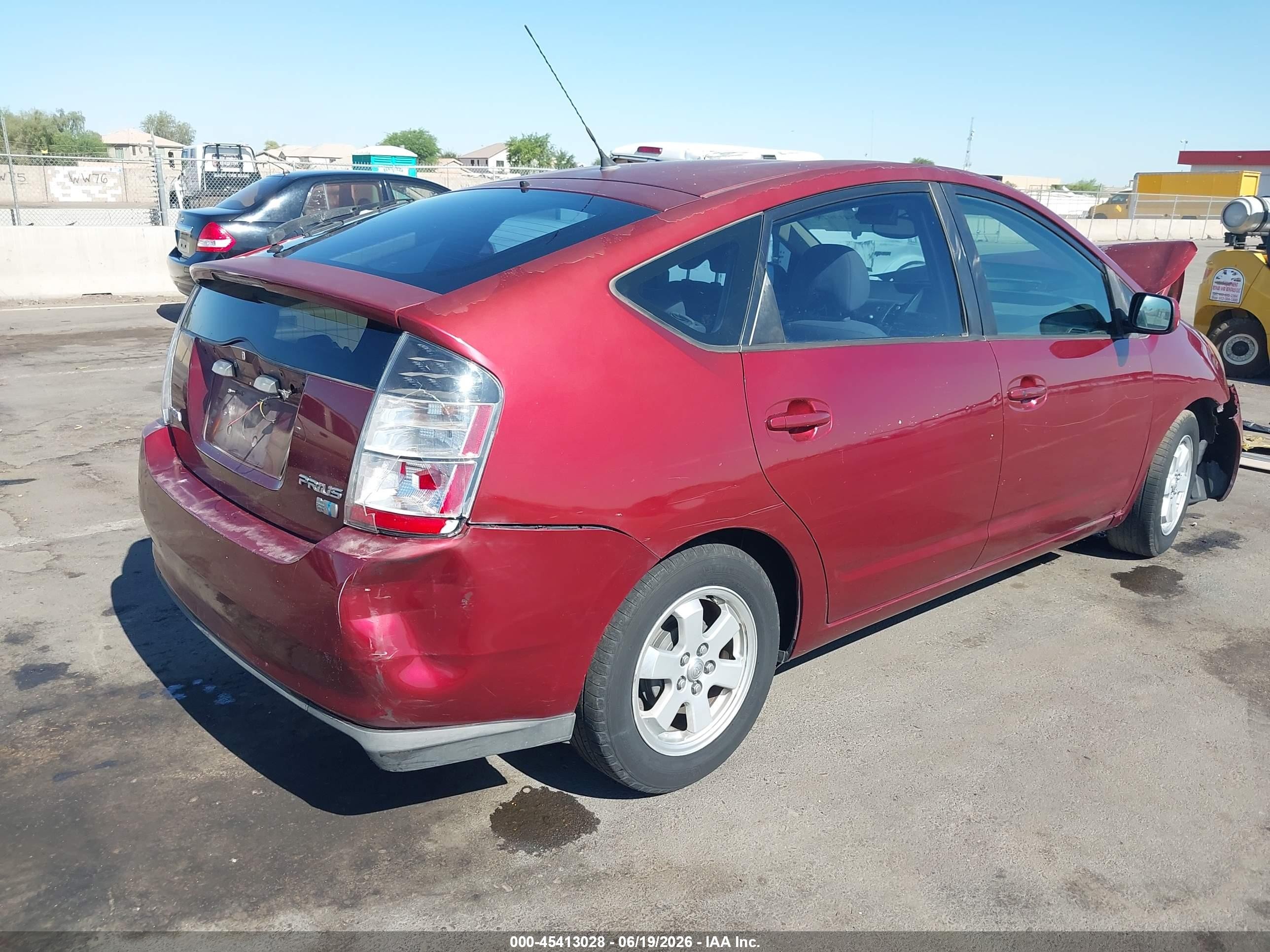 2005 Toyota Prius   Red vin: JTDKB20U753037098
