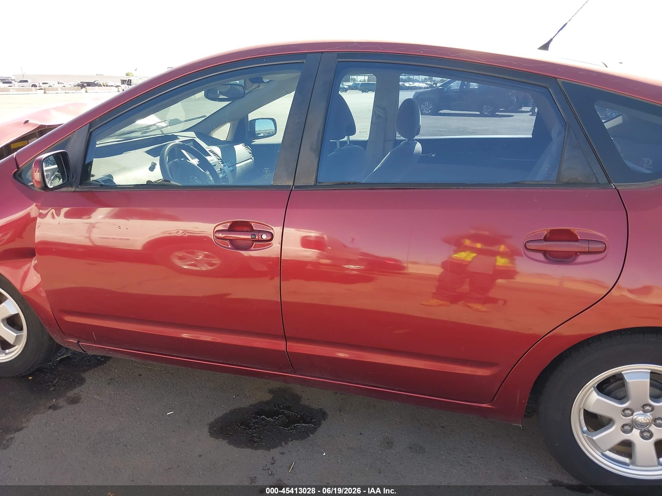 2005 Toyota Prius   Red vin: JTDKB20U753037098
