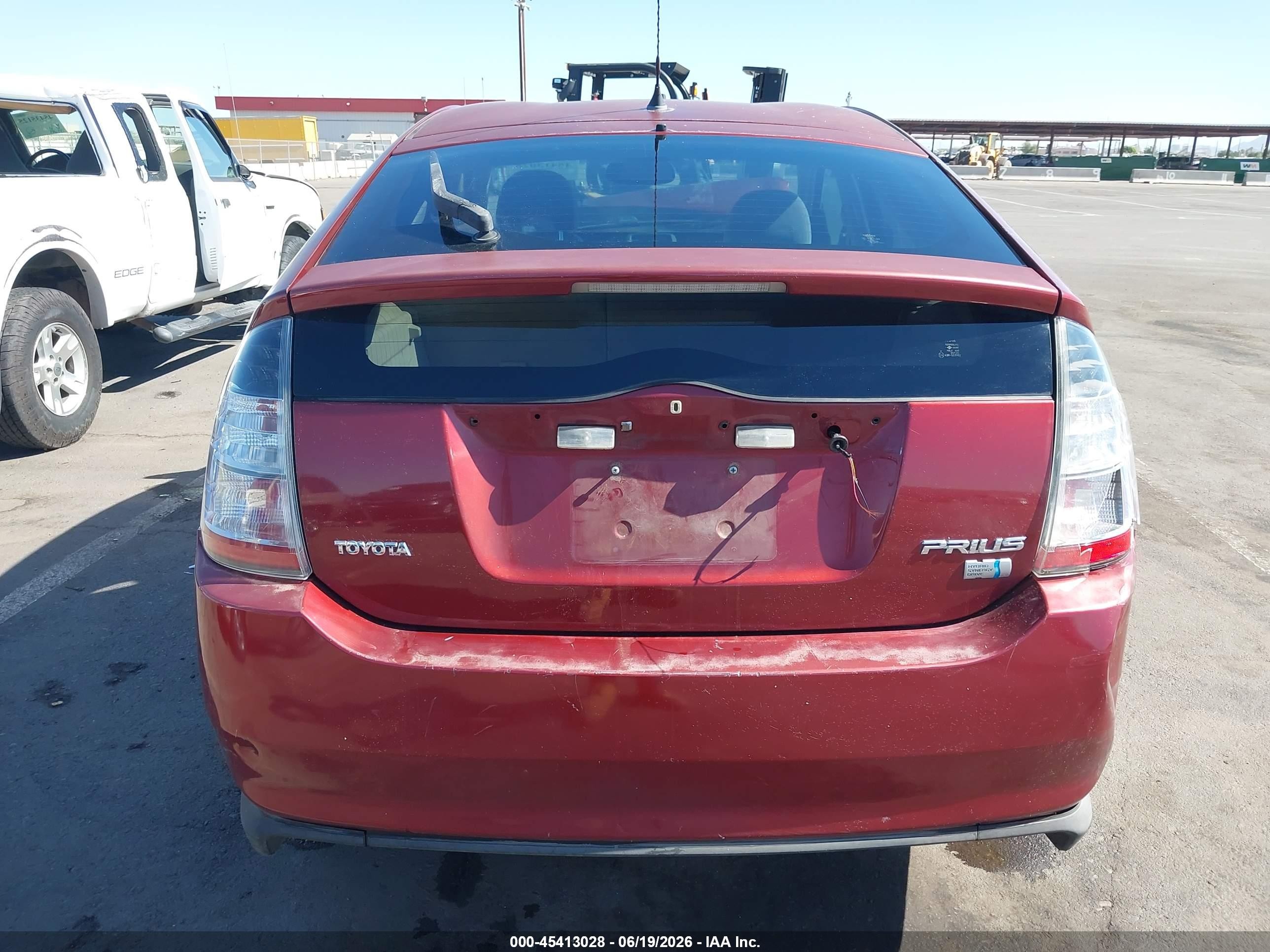 2005 Toyota Prius   Red vin: JTDKB20U753037098