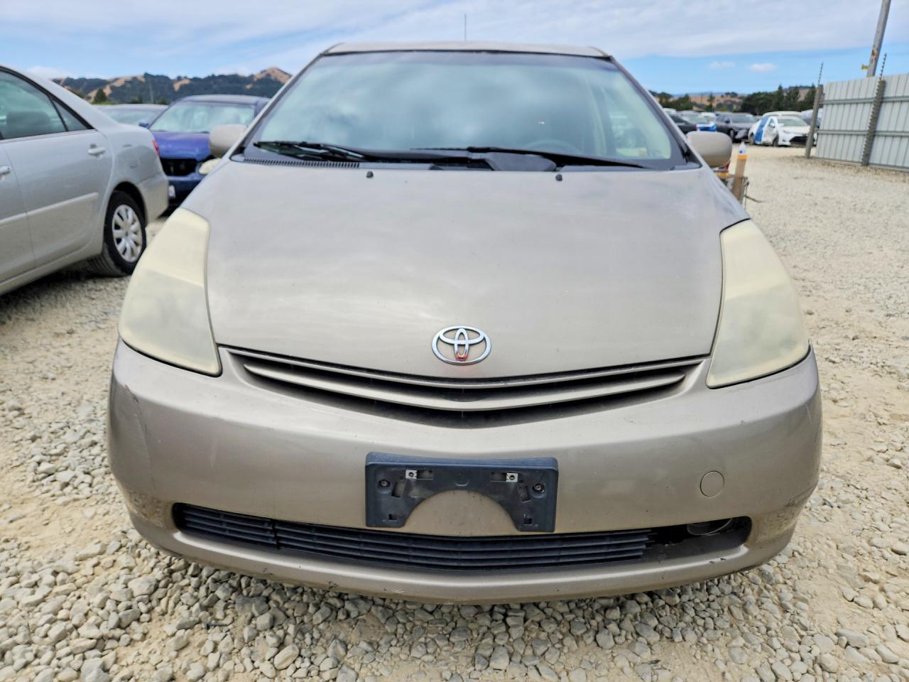 2005 Toyota Prius Base Tan vin: JTDKB20U753052622