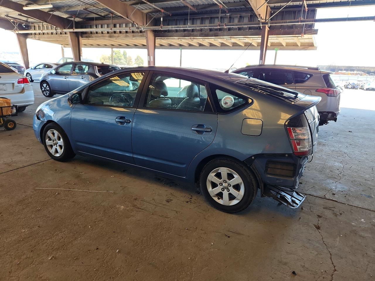 2005 Toyota Prius Base Синий vin: JTDKB20U753080730