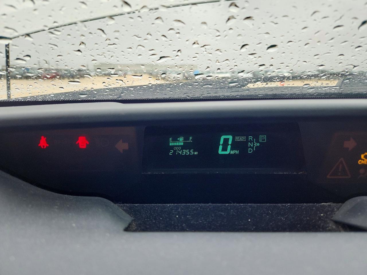 2005 Toyota Prius Base Белый vin: JTDKB20U753088682