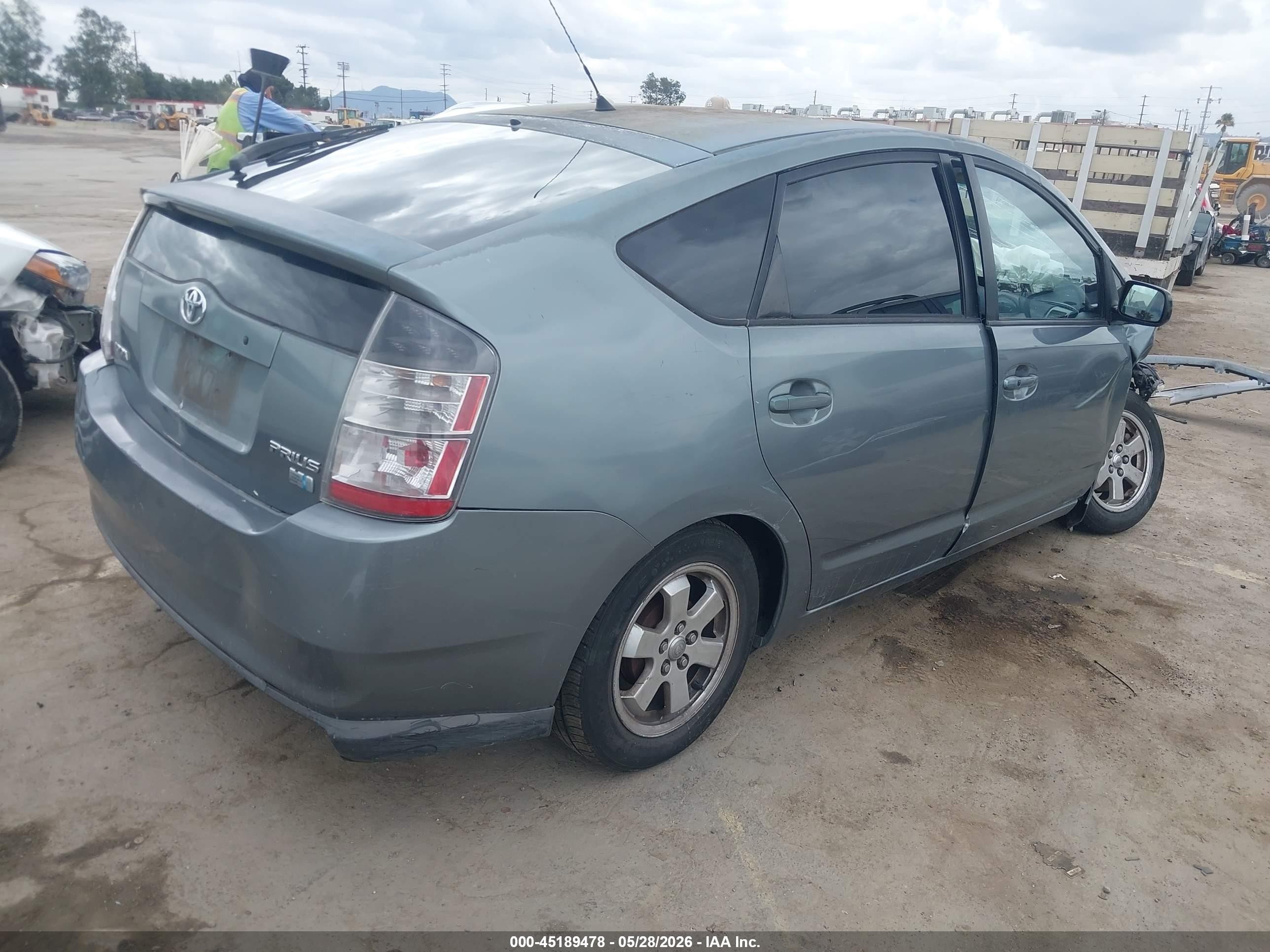 2005 Toyota Prius   Green vin: JTDKB20U753102788