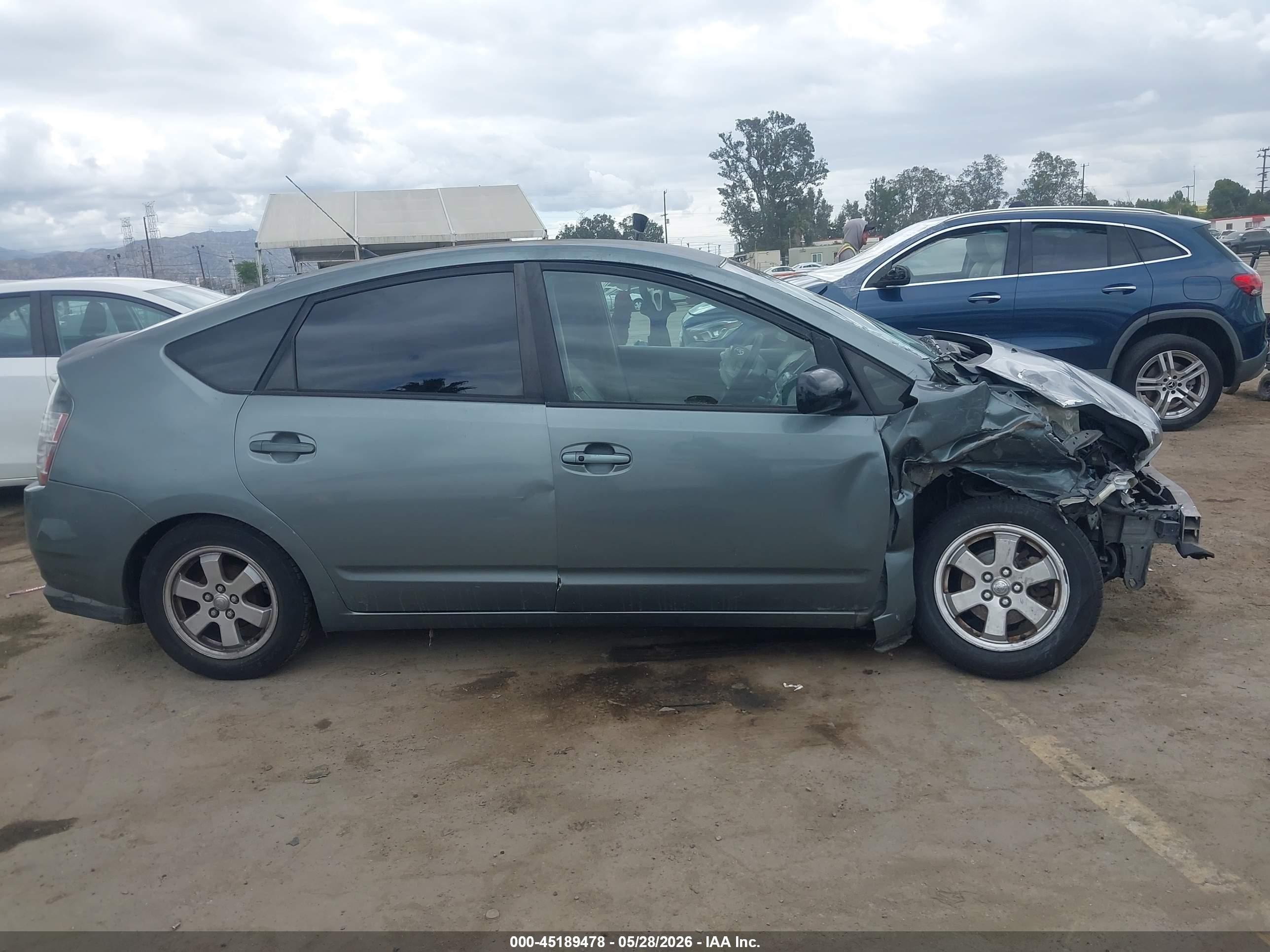 2005 Toyota Prius   Green vin: JTDKB20U753102788