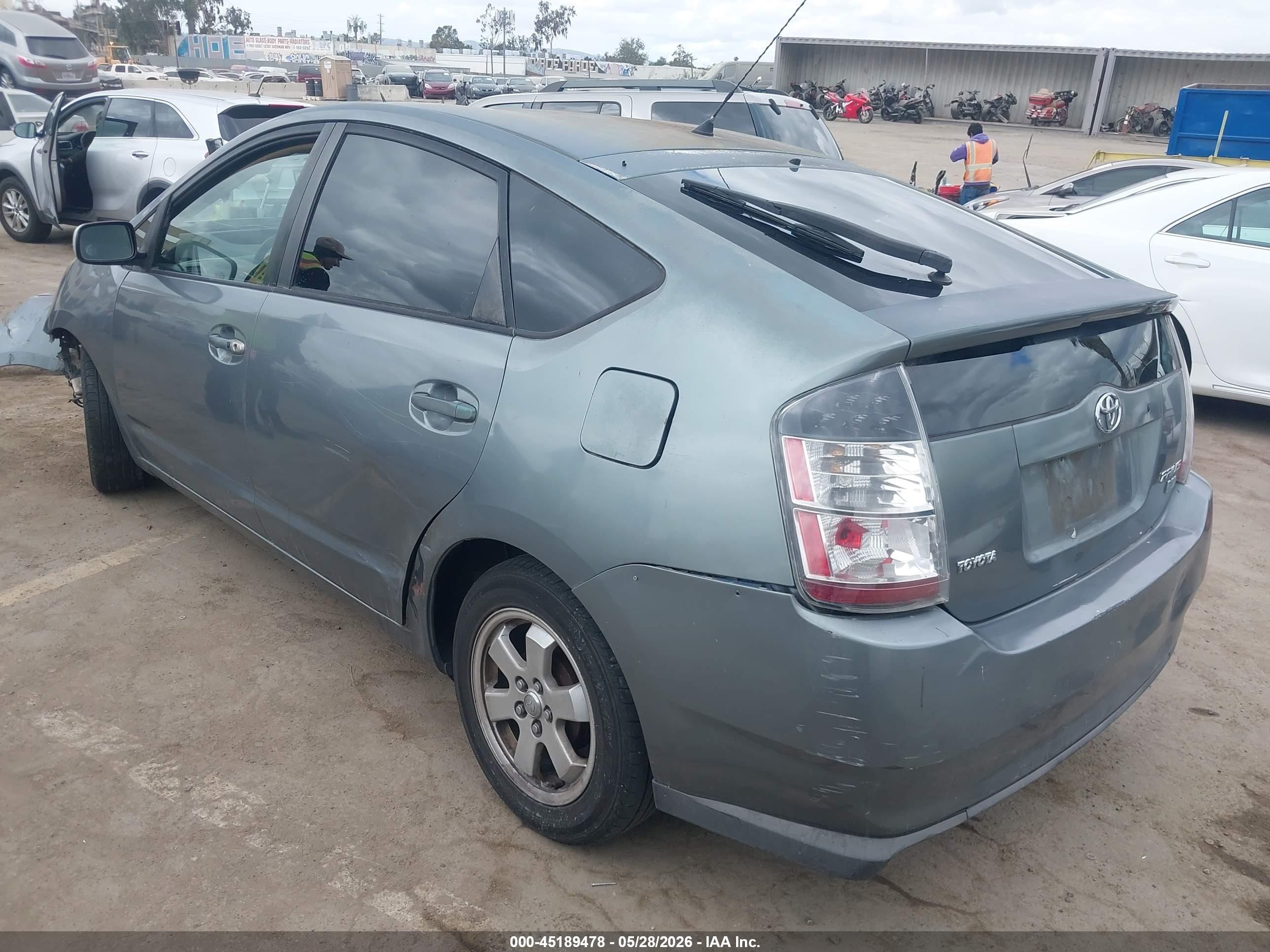 2005 Toyota Prius   Green vin: JTDKB20U753102788