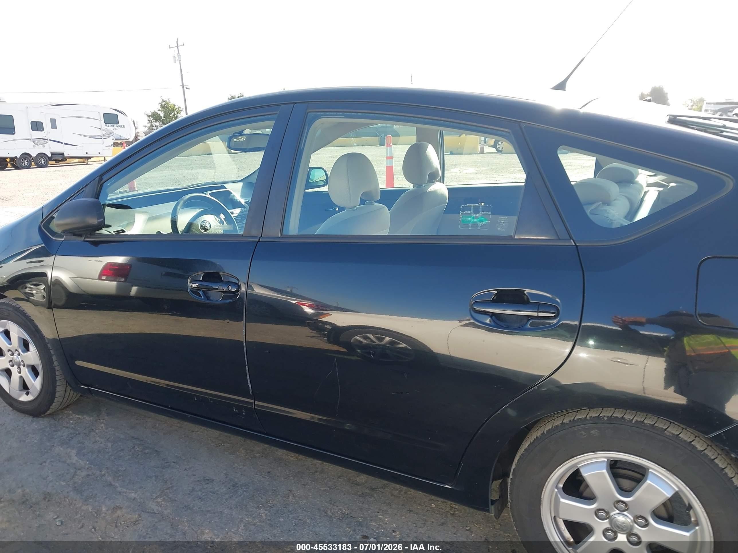 2005 Toyota Prius   Black vin: JTDKB20U753104654