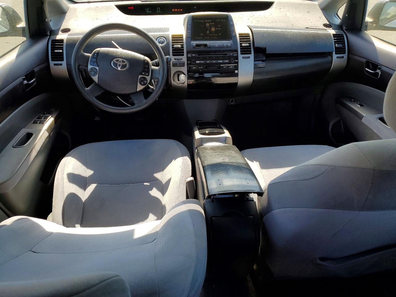 2005 Toyota Prius Base Silver vin: JTDKB20U753105884