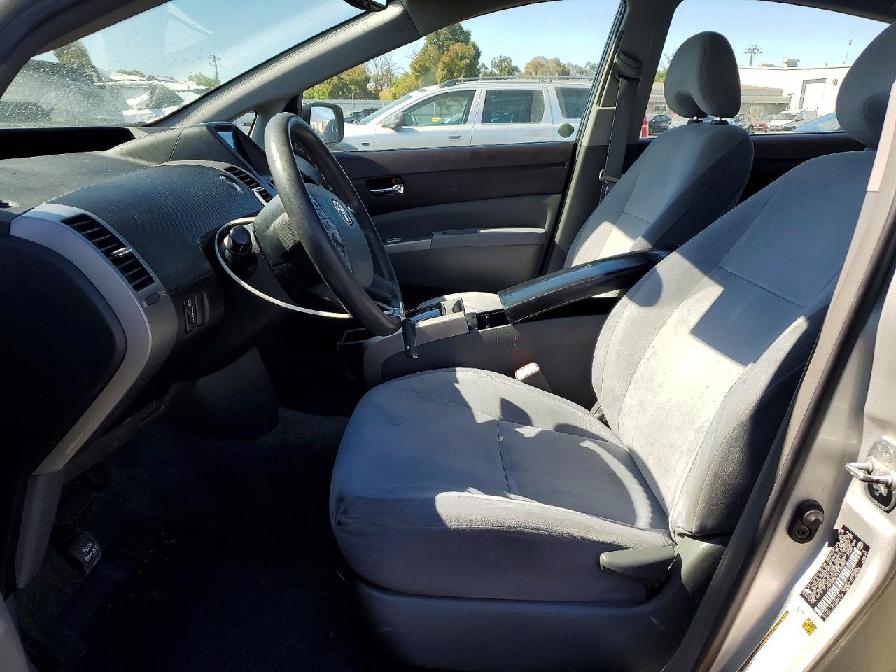 2005 Toyota Prius Base Silver vin: JTDKB20U753105884