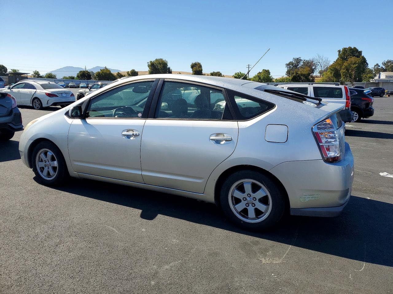 2005 Toyota Prius Base Silver vin: JTDKB20U753105884