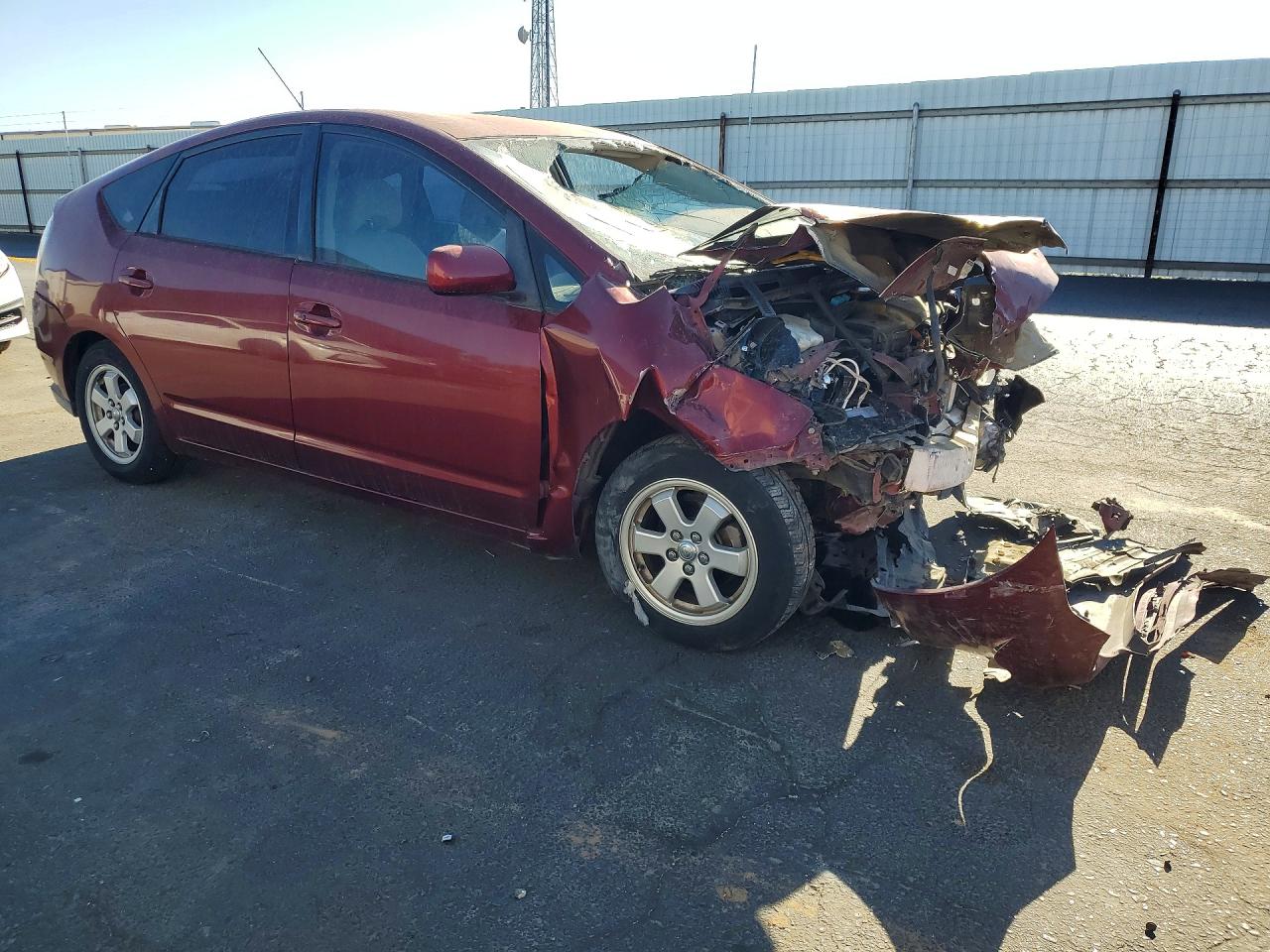 2005 Toyota Prius Base Red vin: JTDKB20U757008547