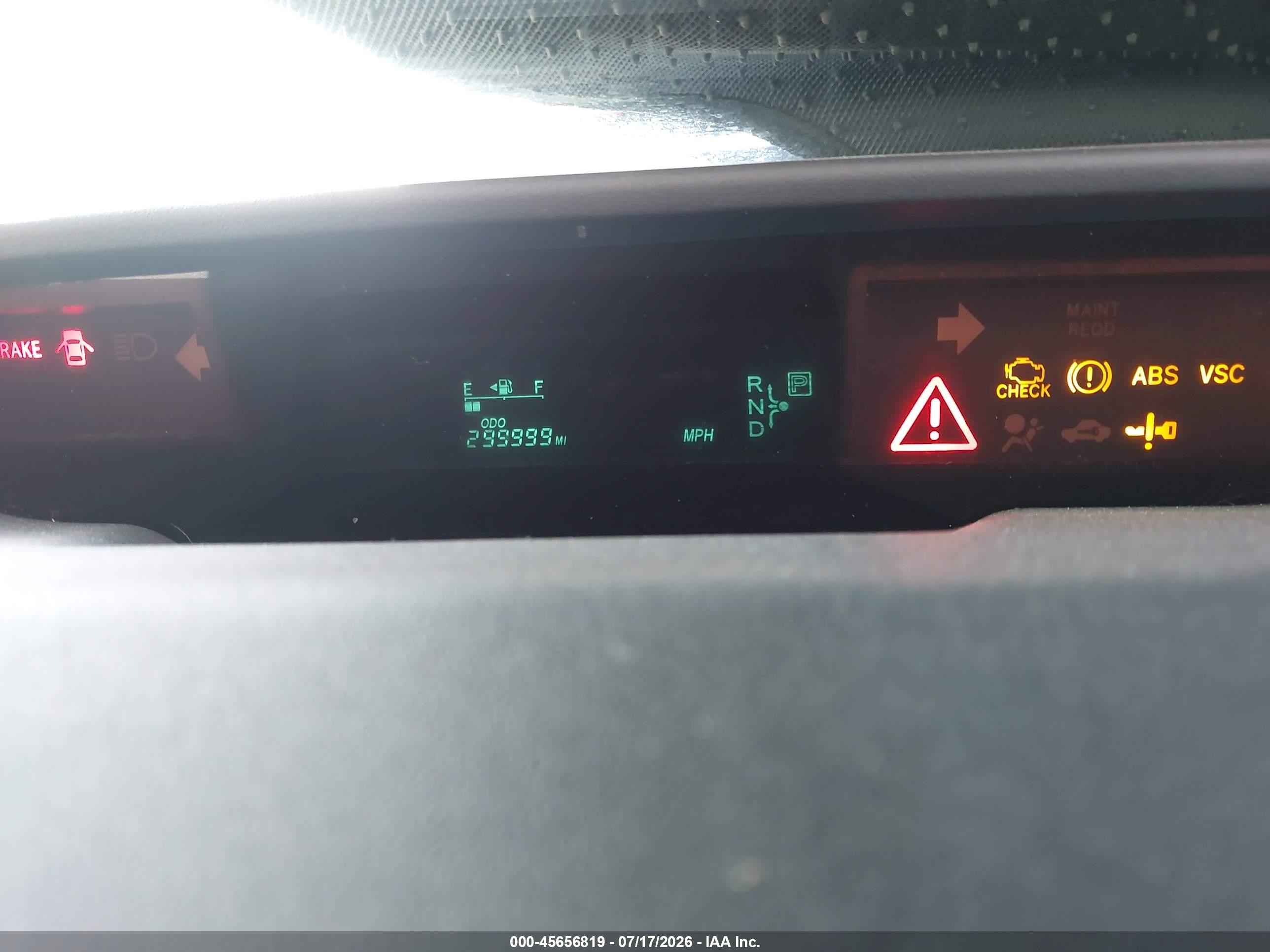 2005 Toyota Prius   Maroon vin: JTDKB20U757008578