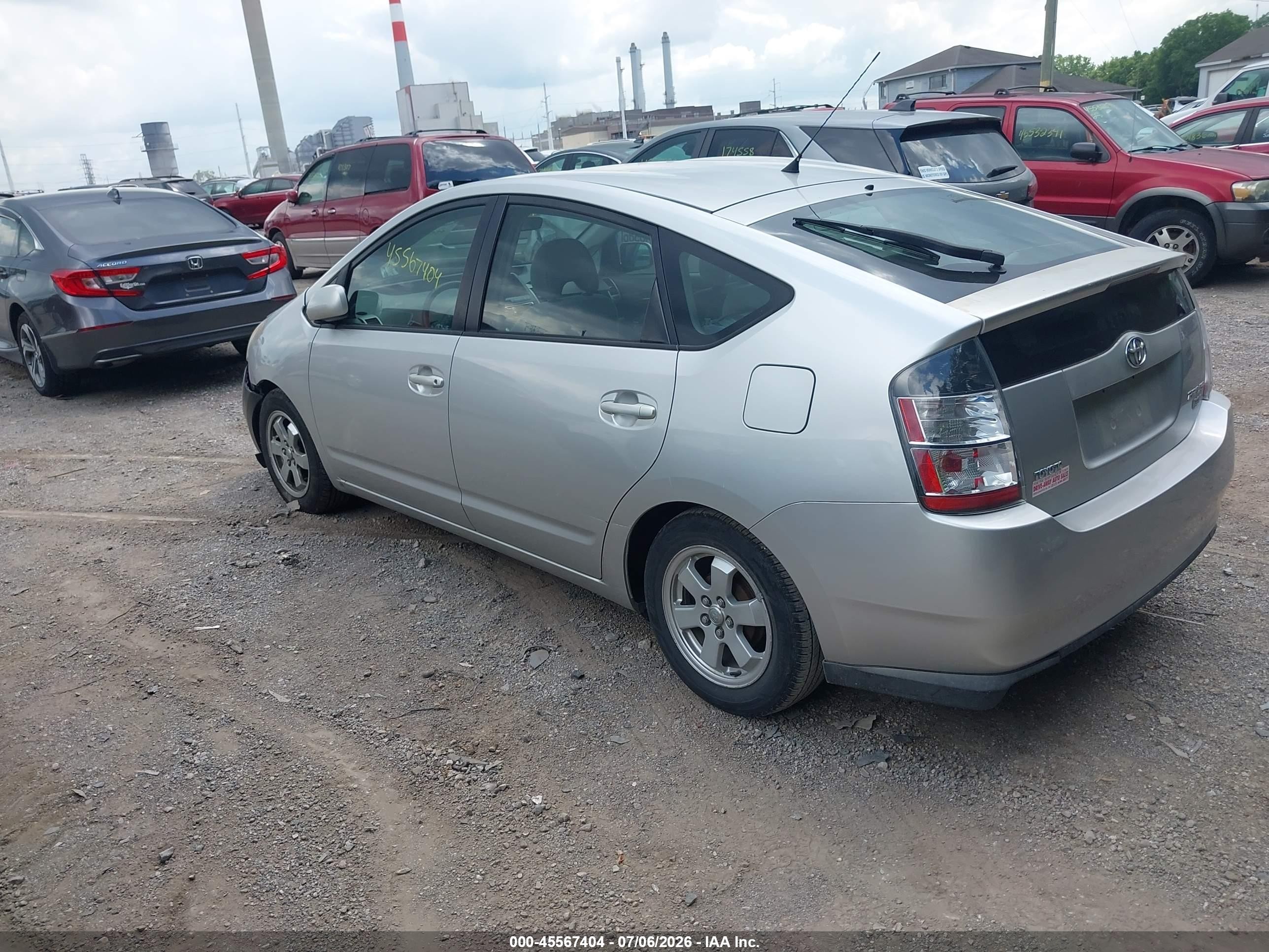 2005 Toyota Prius   Silver vin: JTDKB20U757033013